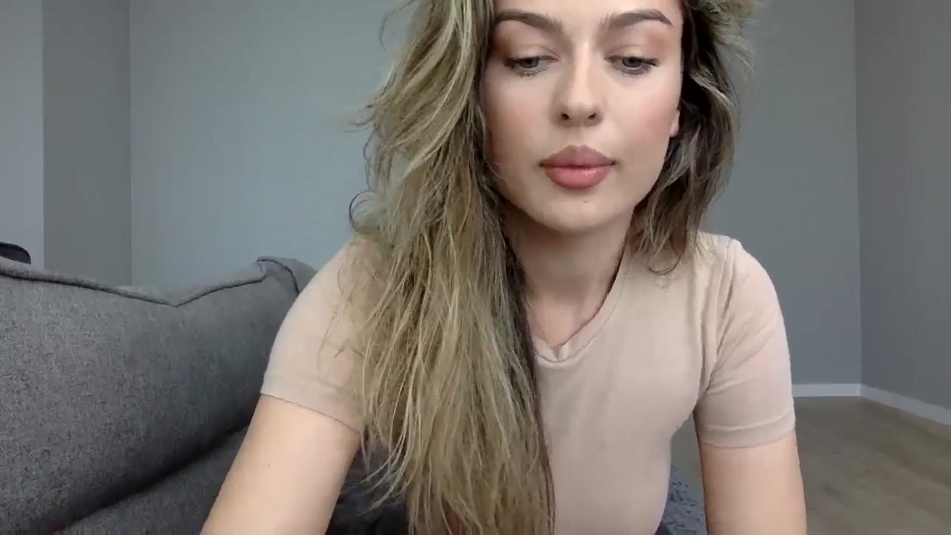 Gallery image thumbnail from SindiMoon's myfreecams stream on, 08/26/2024, 11:07 image 10 of 20