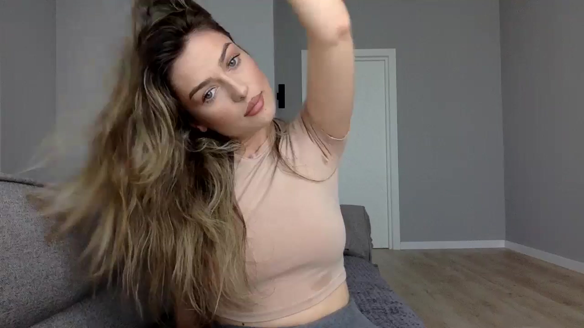 Gallery image thumbnail from SindiMoon's myfreecams stream on, 08/26/2024, 11:31 image 8 of 20
