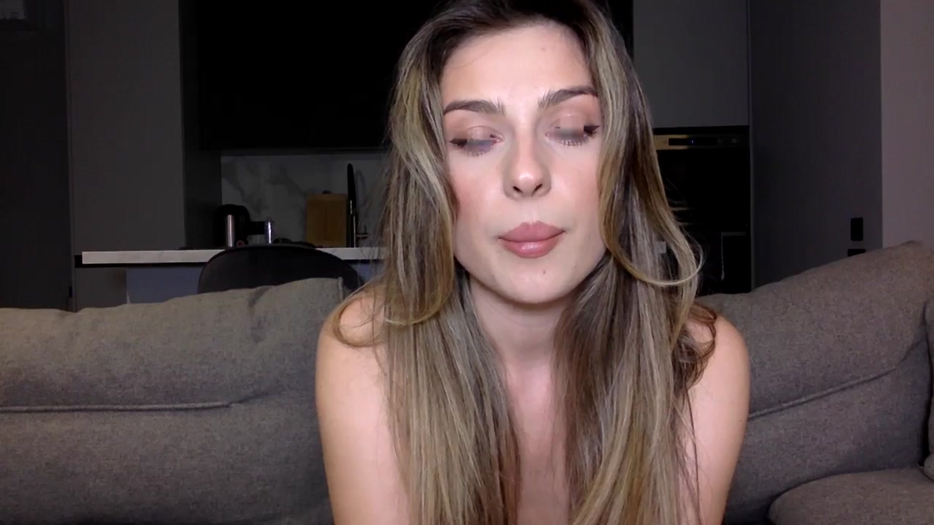 Gallery image thumbnail from SindiMoon's myfreecams stream on, 09/05/2024, 21:18 image 11 of 20