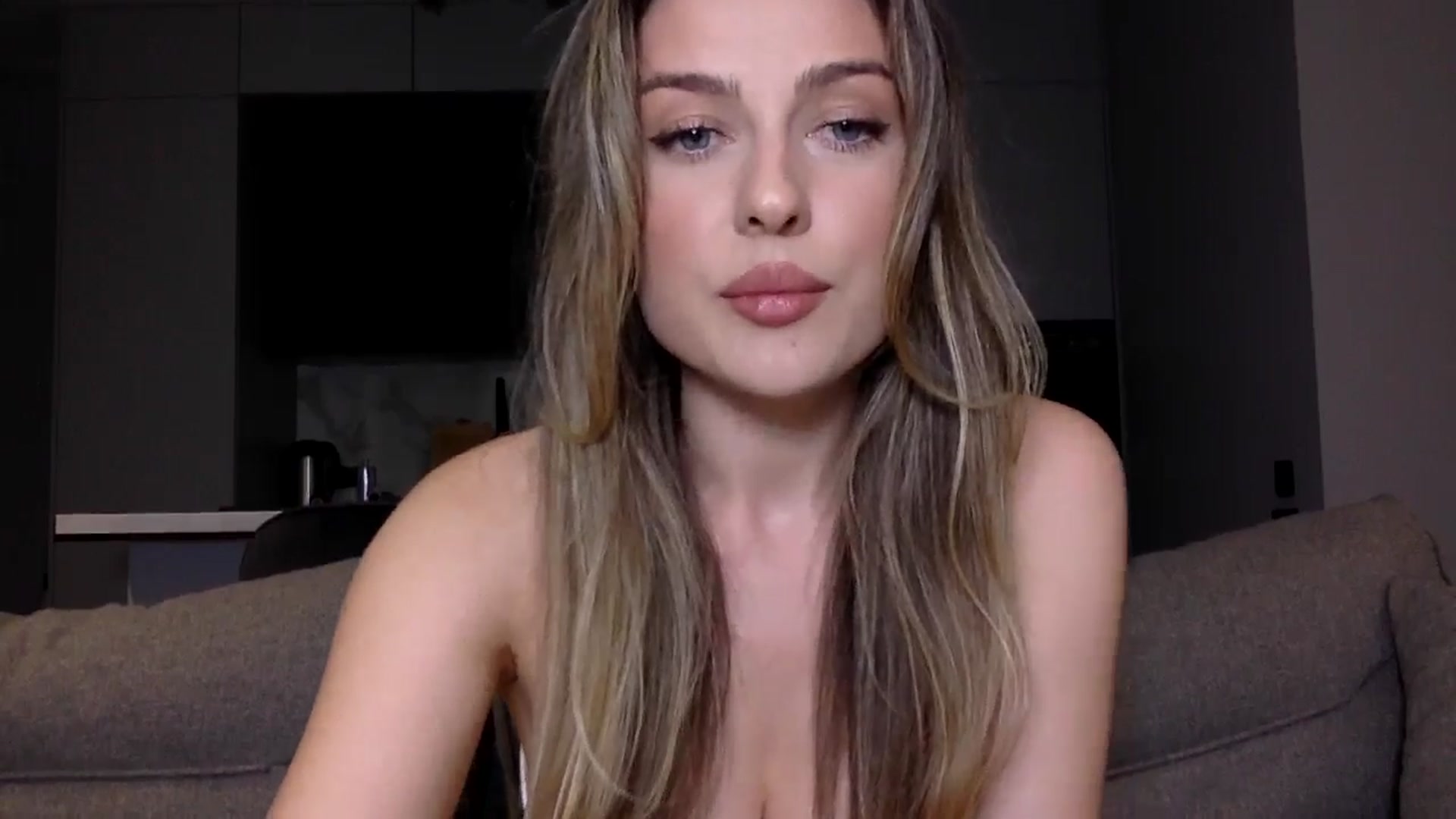 Gallery image thumbnail from SindiMoon's myfreecams stream on, 09/05/2024, 21:18 image 4 of 20