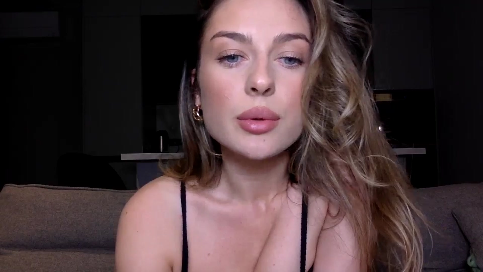 Gallery image thumbnail from SindiMoon's myfreecams stream on, 09/10/2024, 20:20 image 13 of 20