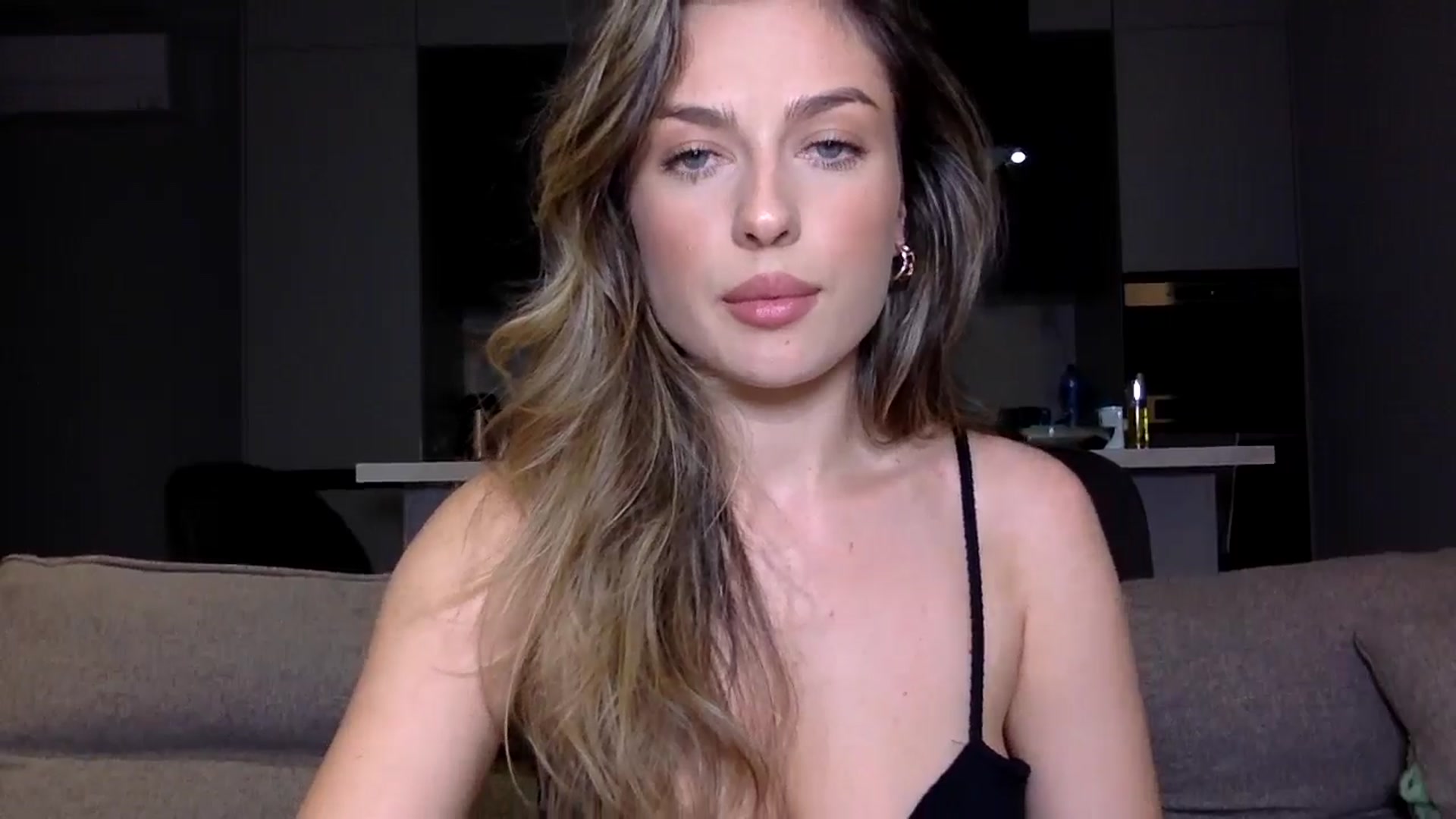 Gallery image thumbnail from SindiMoon's myfreecams stream on, 09/10/2024, 20:20 image 6 of 20