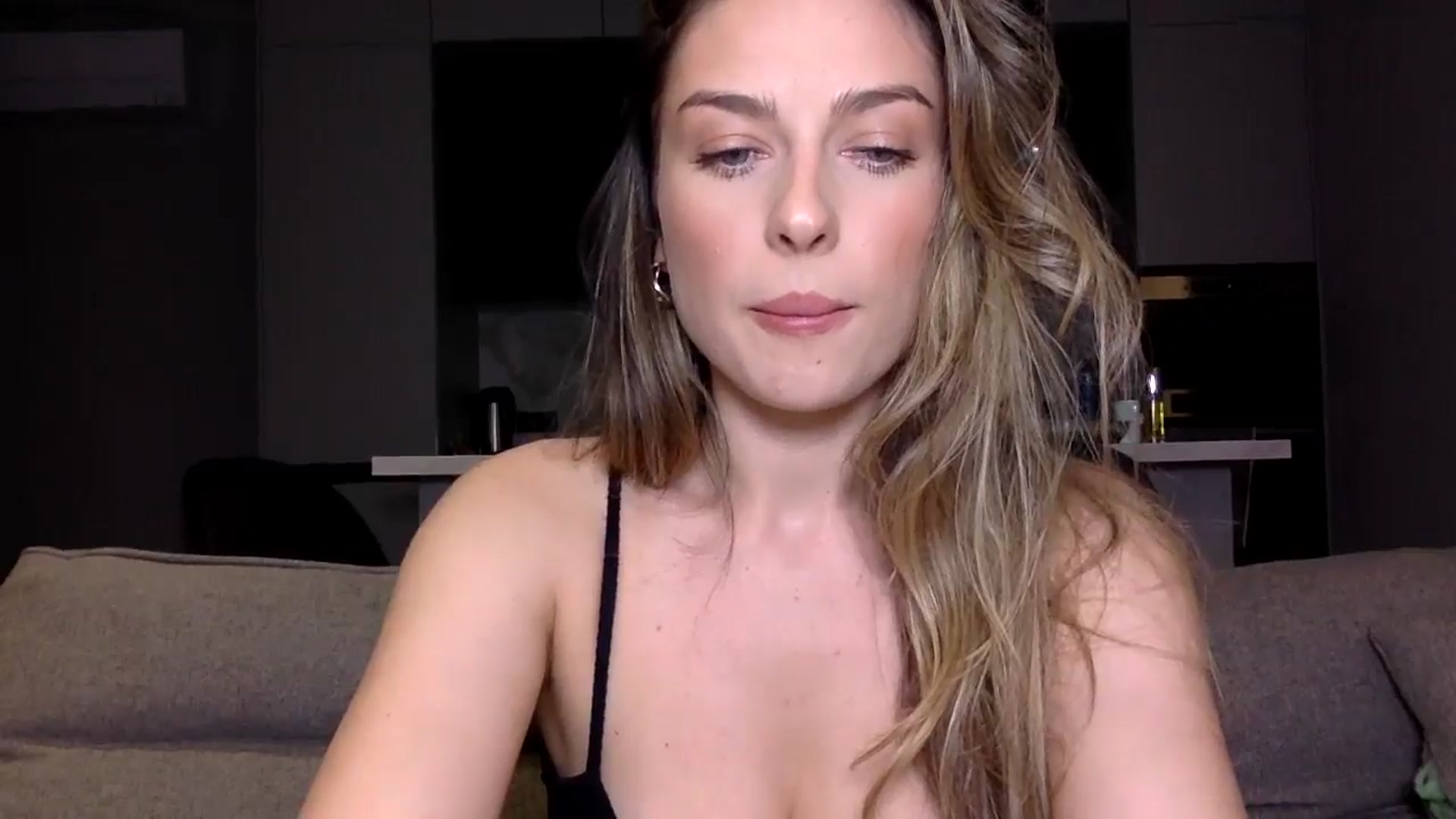 Gallery image thumbnail from SindiMoon's myfreecams stream on, 09/10/2024, 20:20 image 17 of 20
