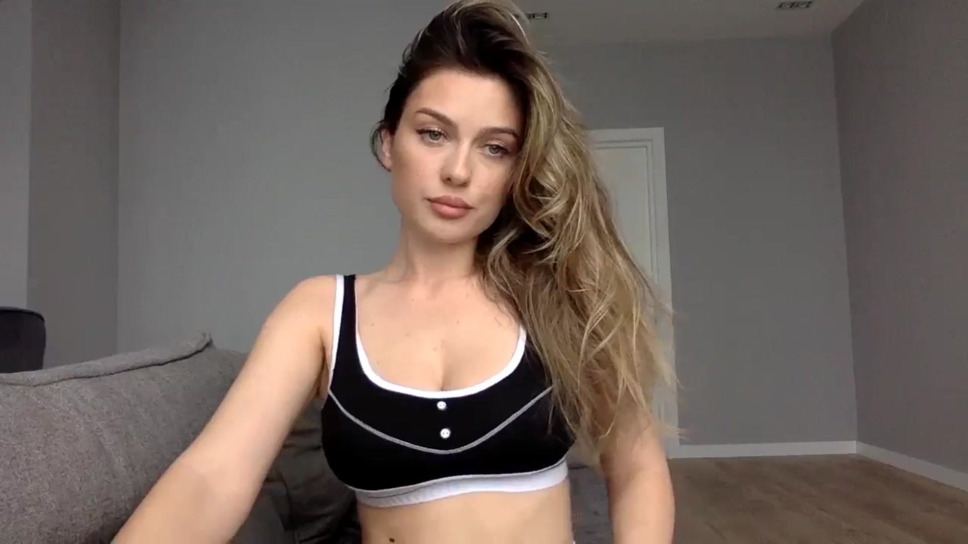 Gallery image thumbnail from SindiMoon's myfreecams stream on, 09/11/2024, 11:42 image 19 of 20
