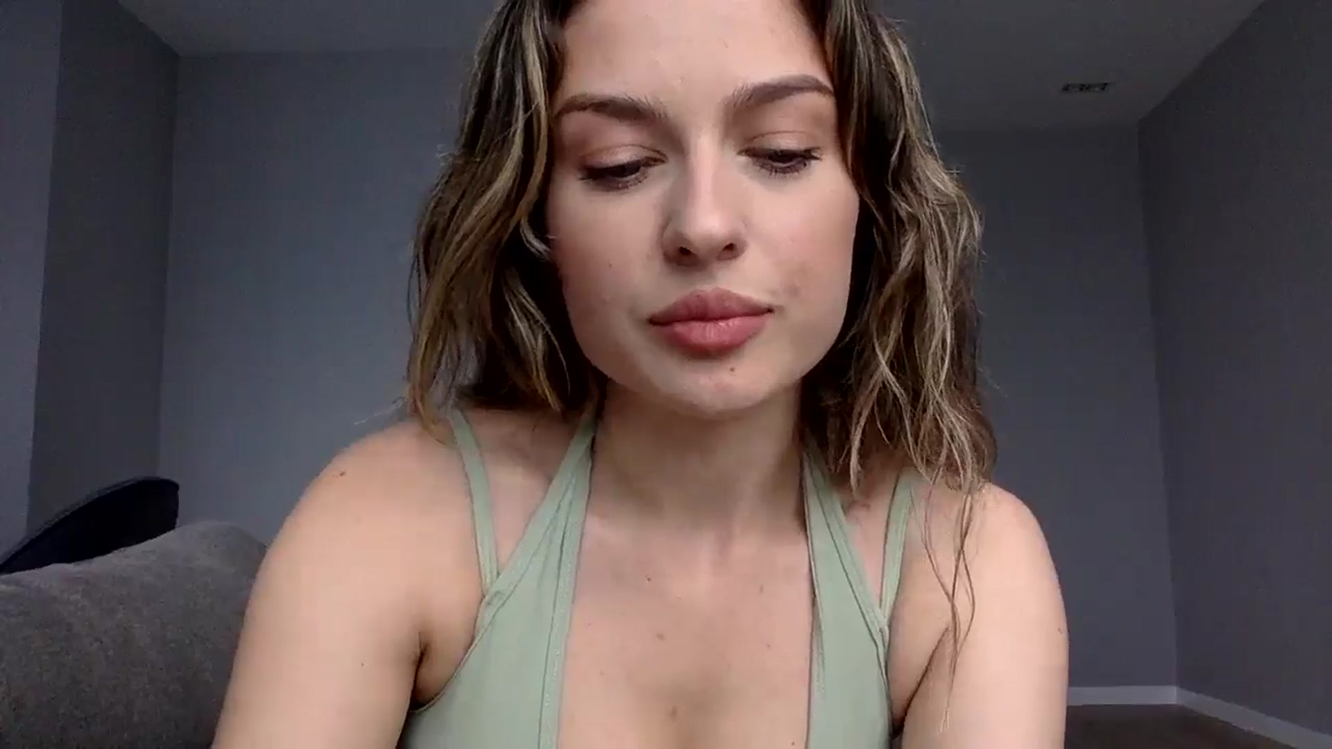 Gallery image thumbnail from SindiMoon's myfreecams stream on, 09/17/2024, 12:40 image 17 of 20