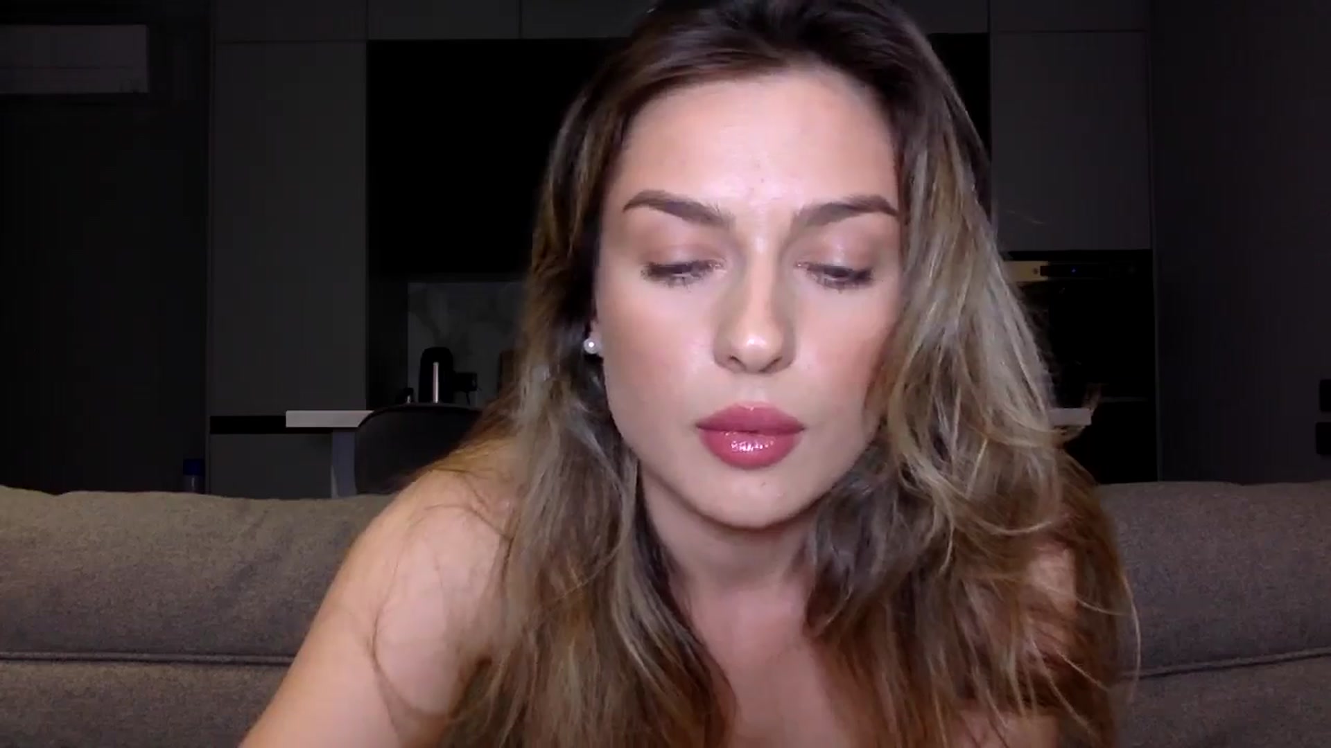 Gallery image thumbnail from SindiMoon's myfreecams stream on, 09/18/2024, 19:44 image 17 of 20