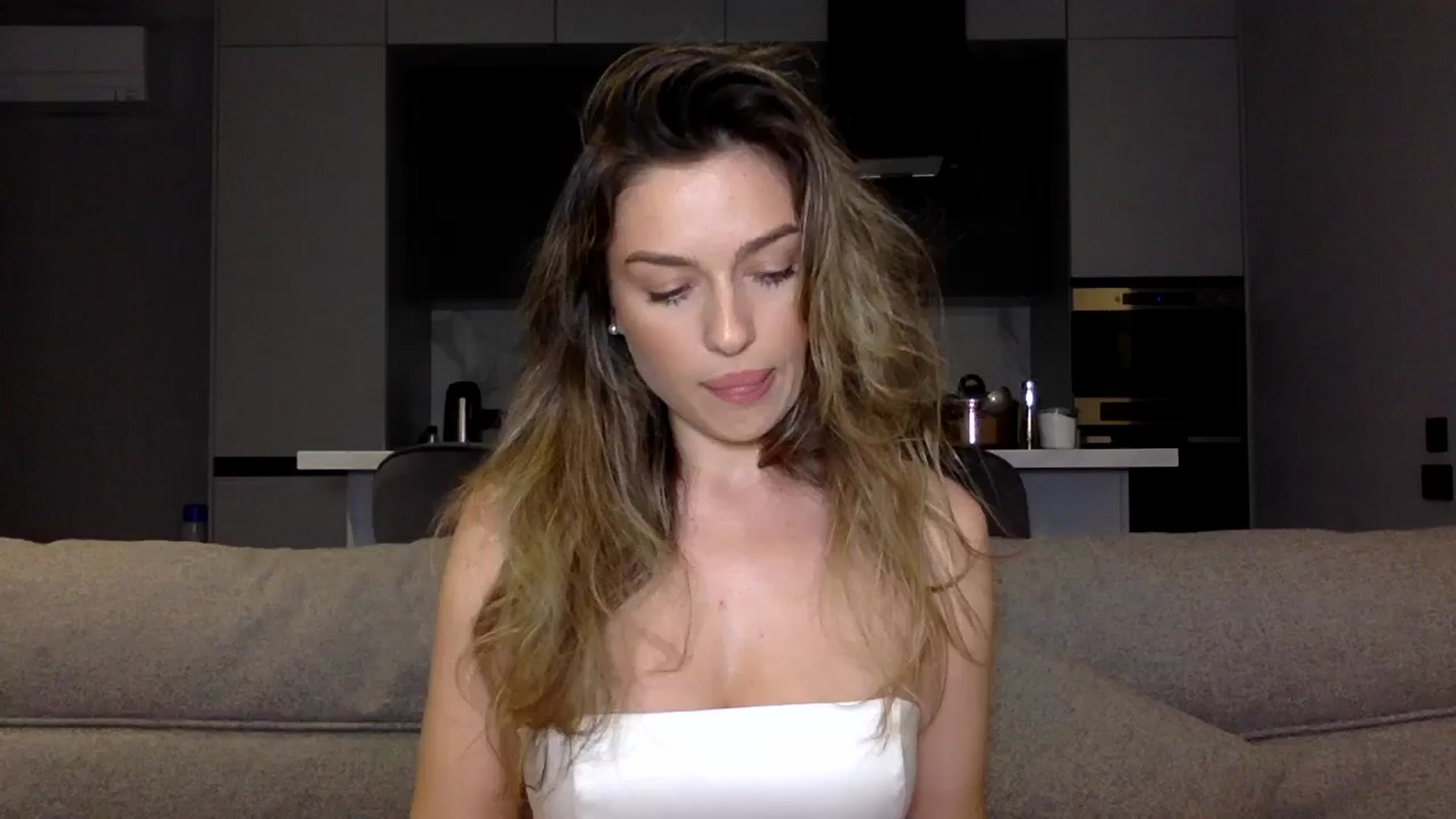 Gallery image thumbnail from SindiMoon's myfreecams stream on, 09/18/2024, 19:44 image 1 of 20