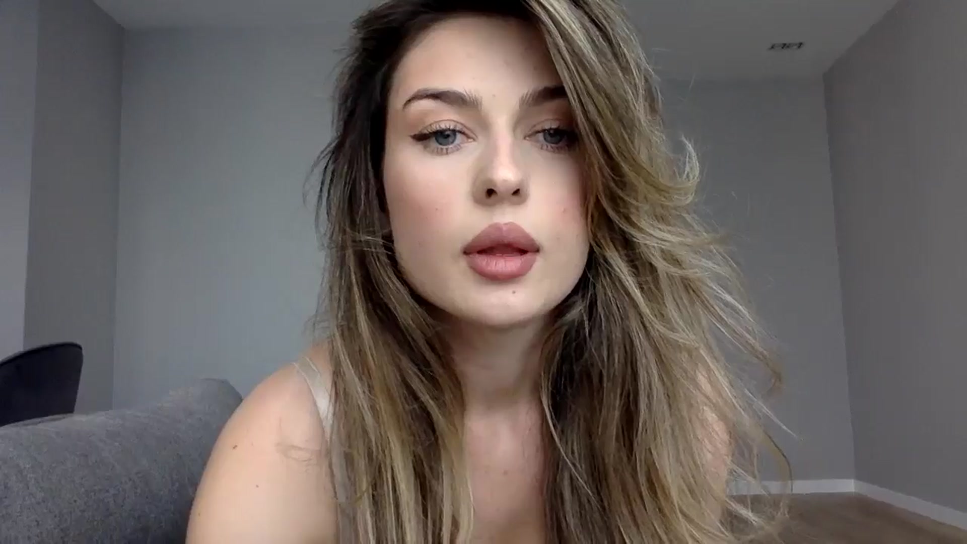 Gallery image thumbnail from SindiMoon's myfreecams stream on, 09/23/2024, 11:46 image 8 of 20