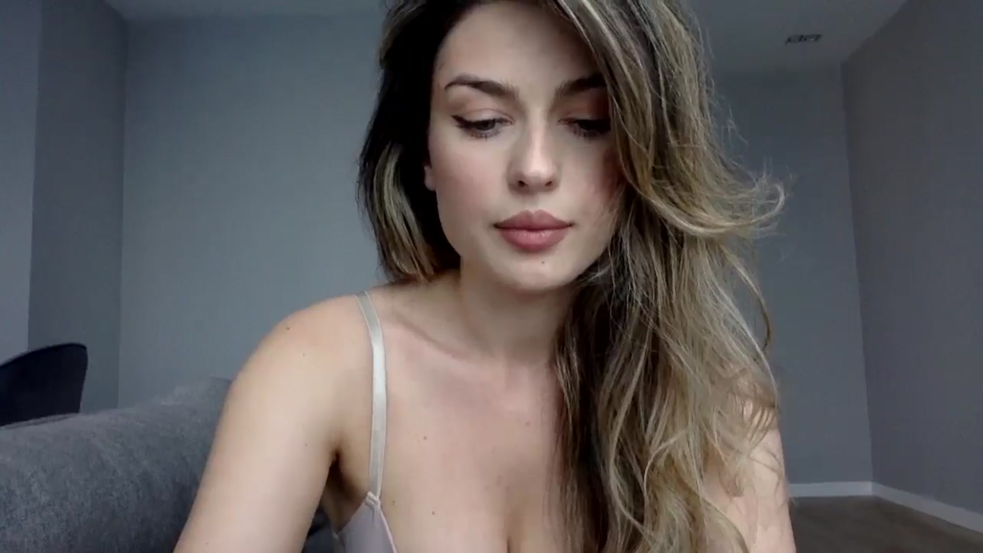 Gallery image thumbnail from SindiMoon's myfreecams stream on, 09/23/2024, 11:46 image 18 of 20
