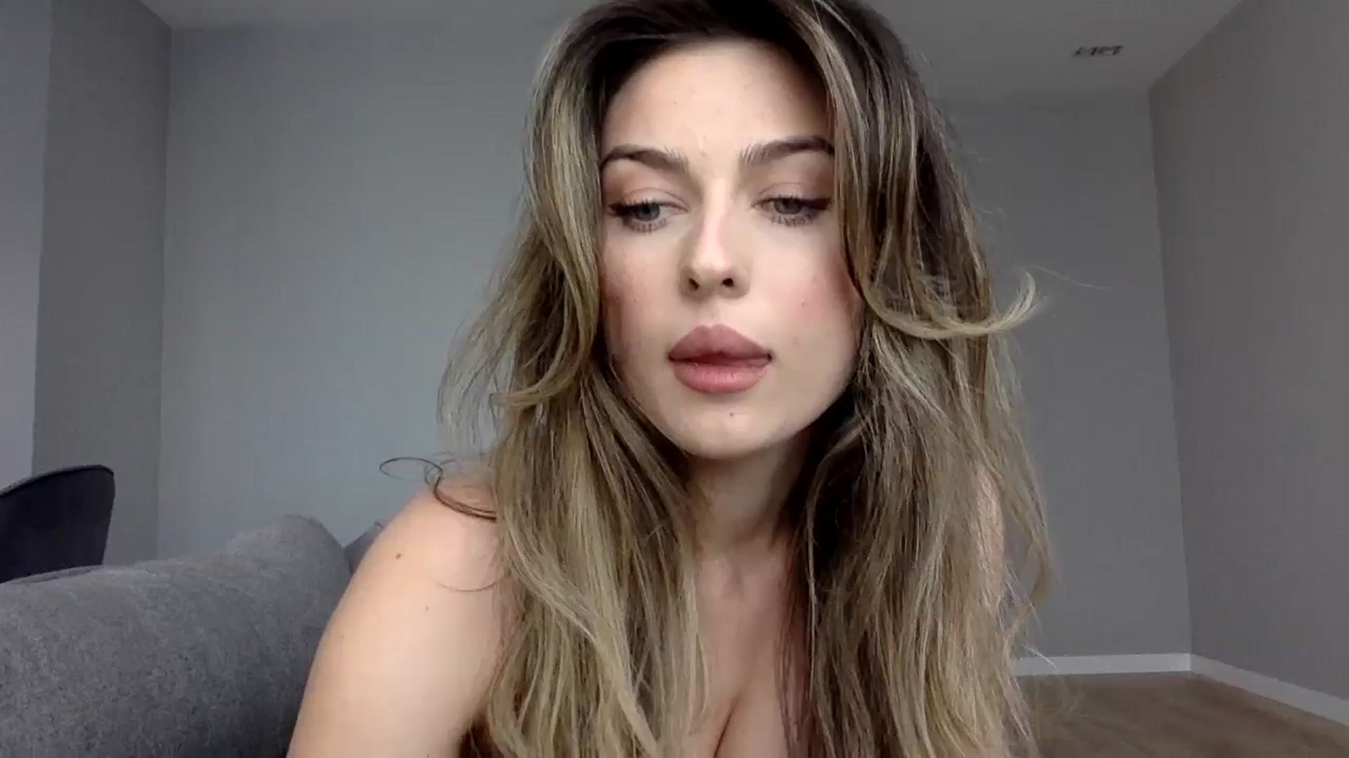 Gallery image thumbnail from SindiMoon's myfreecams stream on, 09/23/2024, 11:46 image 4 of 20