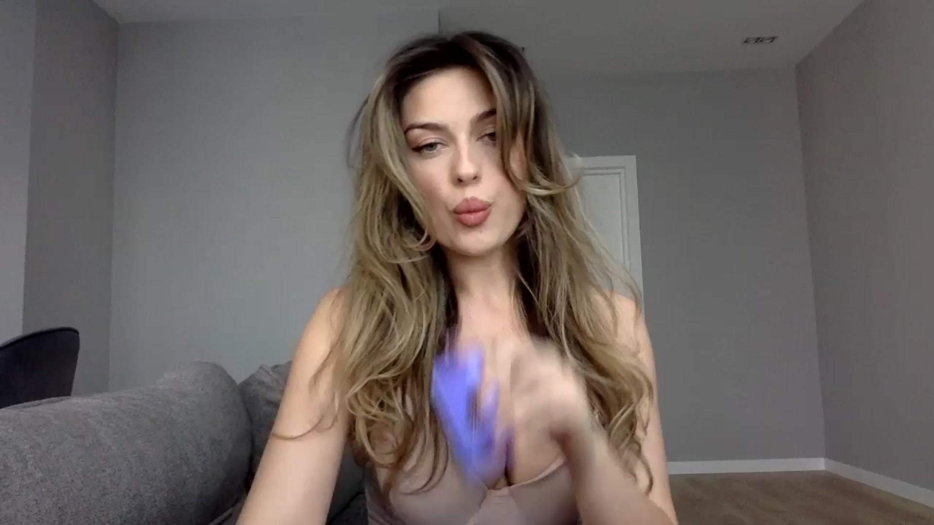 Gallery image thumbnail from SindiMoon's myfreecams stream on, 09/23/2024, 11:46 image 5 of 20