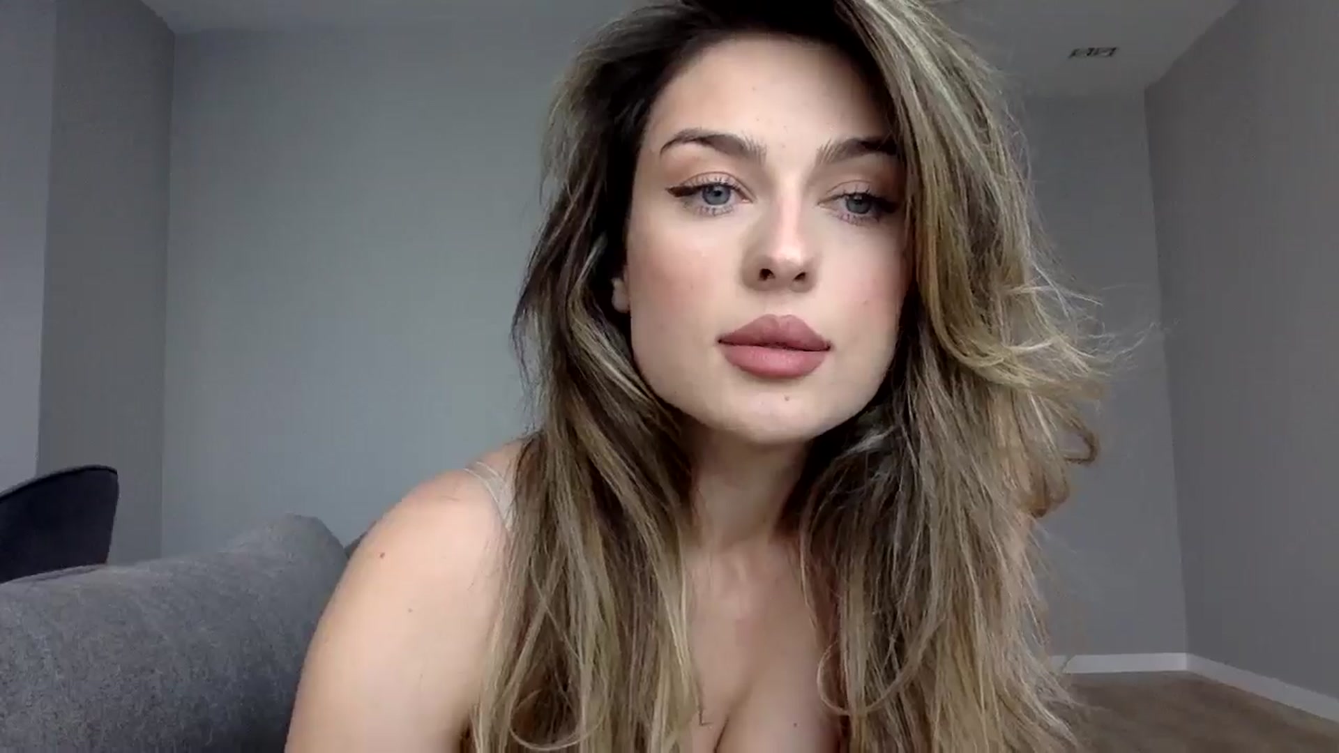 Gallery image thumbnail from SindiMoon's myfreecams stream on, 09/23/2024, 11:46 image 10 of 20