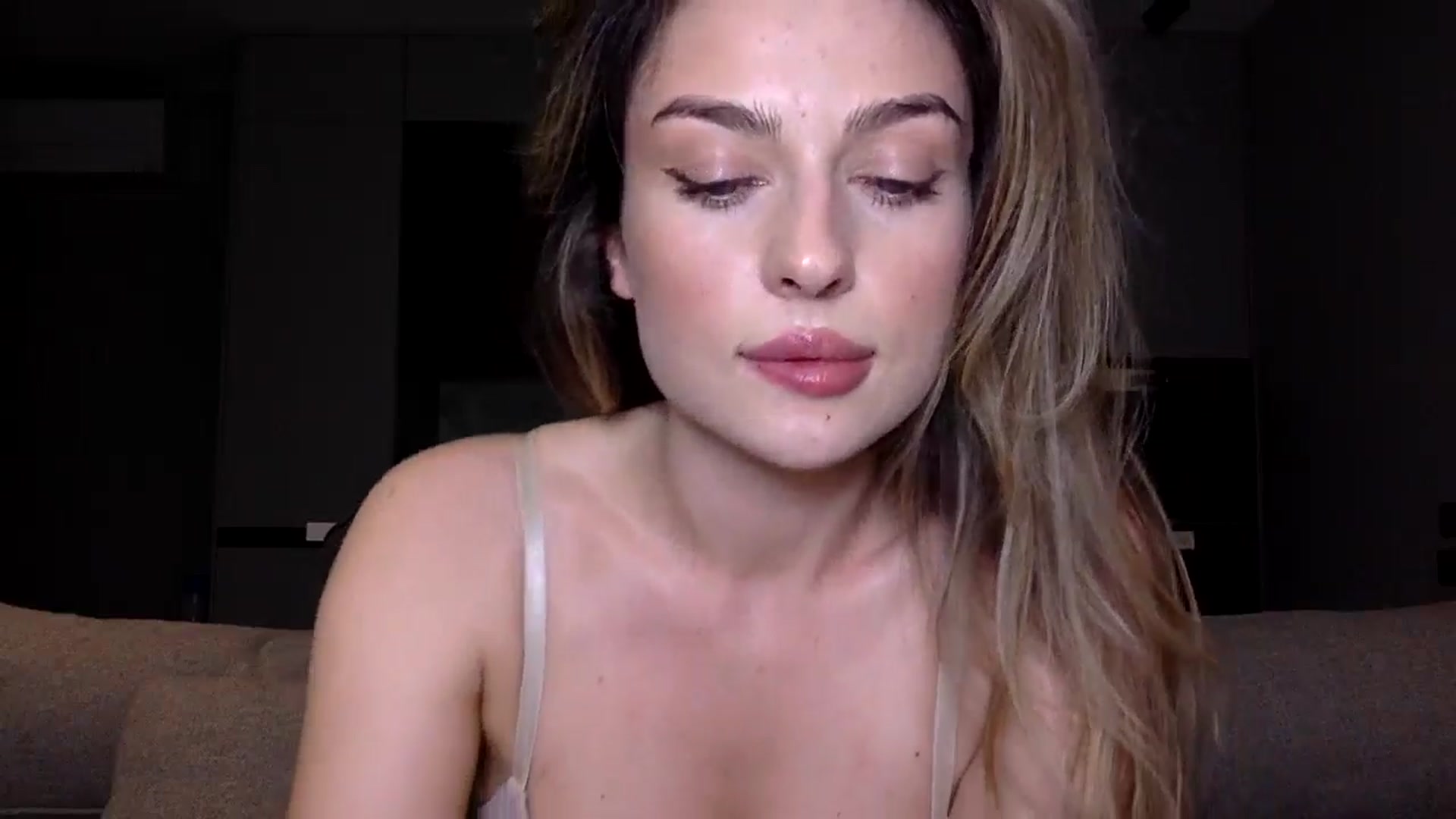 Gallery image thumbnail from SindiMoon's myfreecams stream on, 09/23/2024, 20:28 image 10 of 20
