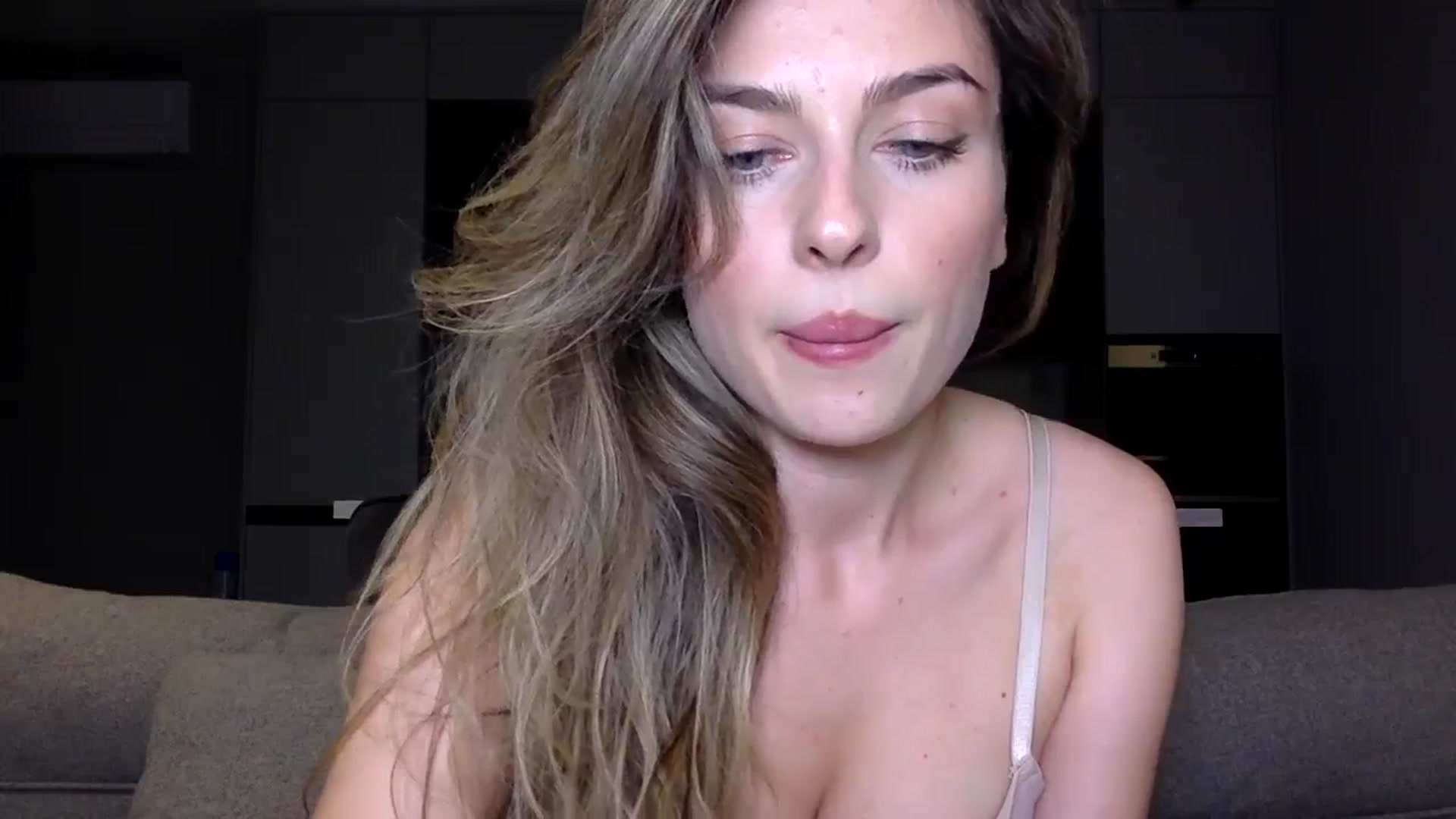 Gallery image thumbnail from SindiMoon's myfreecams stream on, 09/23/2024, 20:28 image 13 of 20