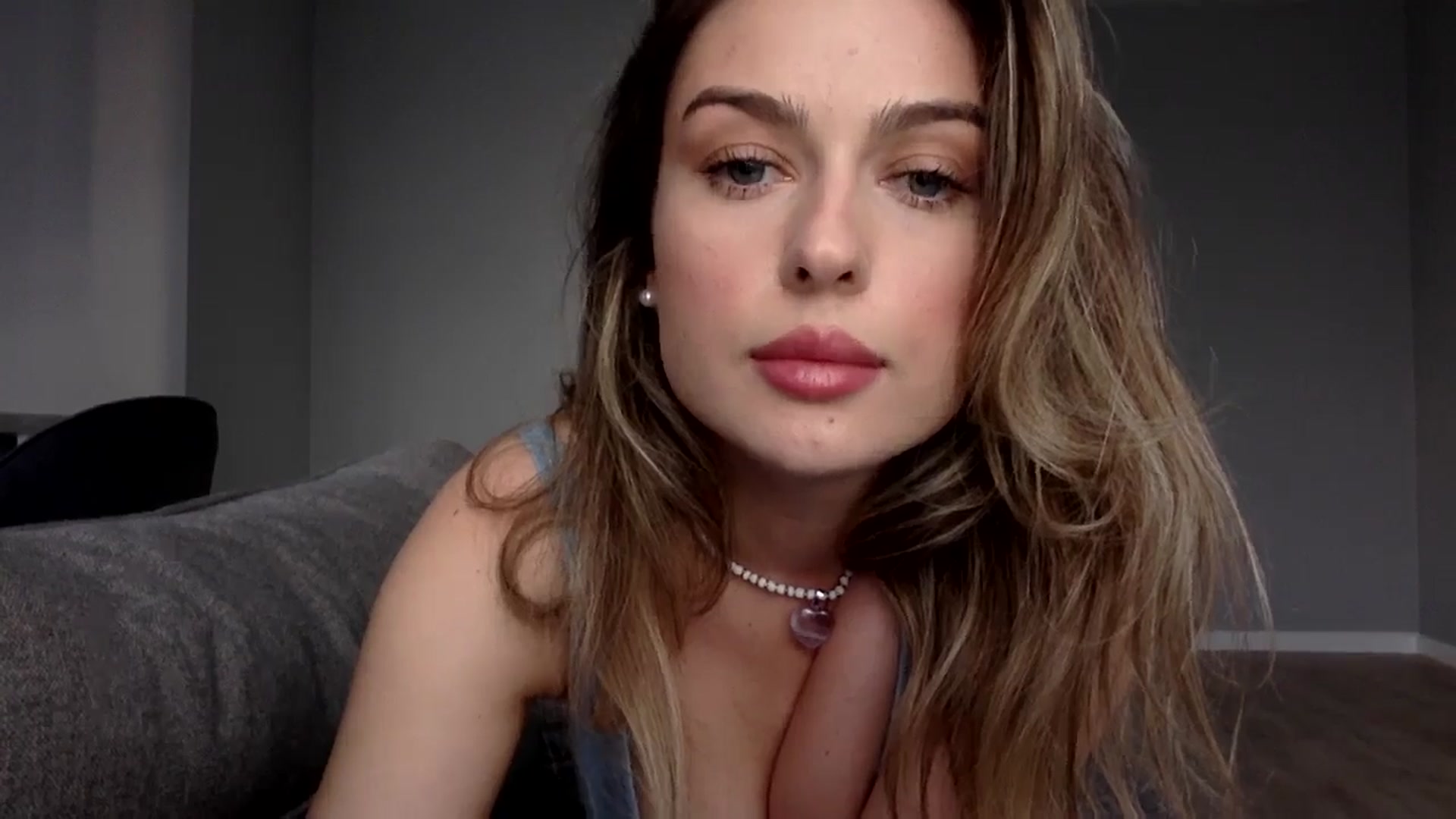 Gallery image thumbnail from SindiMoon's myfreecams stream on, 09/26/2024, 15:11 image 18 of 20