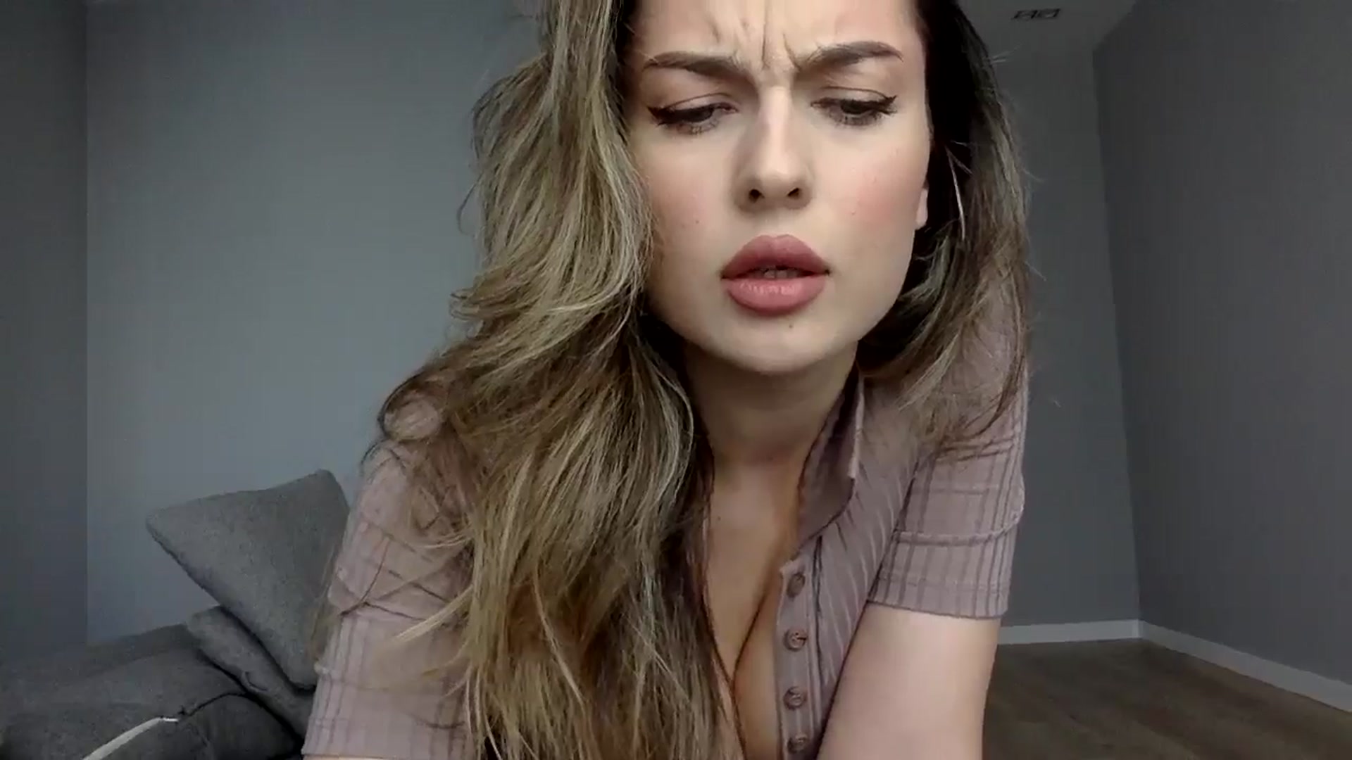 Gallery image thumbnail from SindiMoon's myfreecams stream on, 10/09/2024, 12:22 image 6 of 20