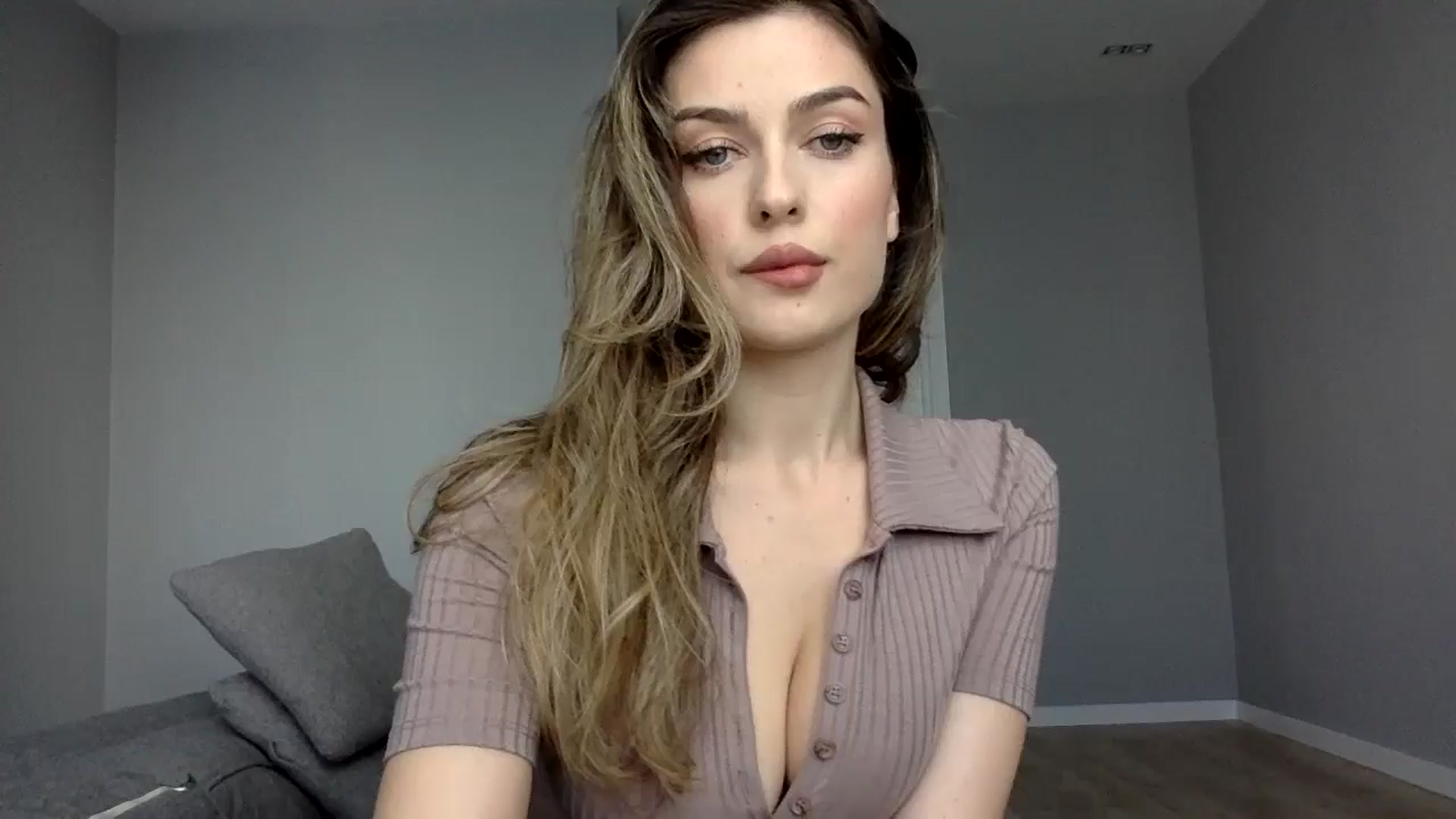 Gallery image thumbnail from SindiMoon's myfreecams stream on, 10/09/2024, 12:22 image 19 of 20