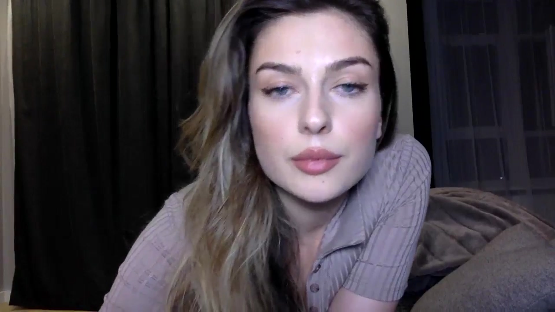 Gallery image thumbnail from SindiMoon's myfreecams stream on, 10/09/2024, 19:29 image 16 of 20
