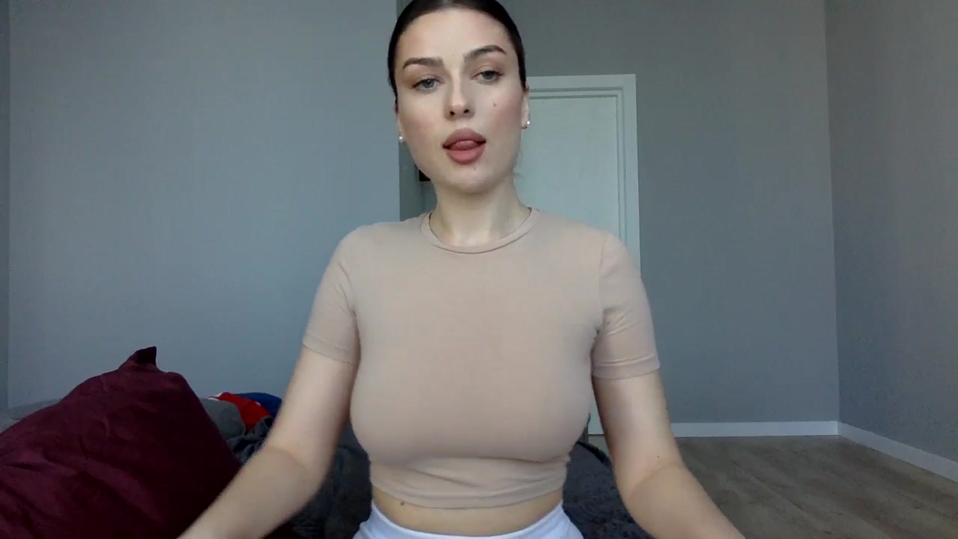 Gallery image thumbnail from SindiMoon's myfreecams stream on, 10/21/2024, 11:11 image 18 of 20