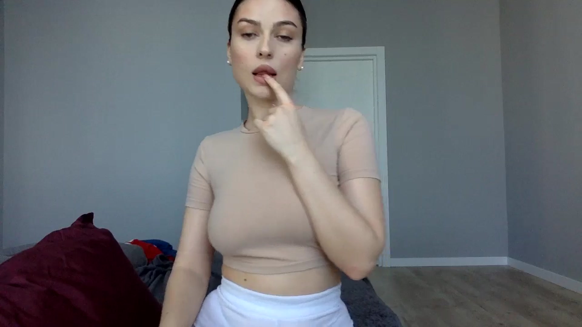 Gallery image thumbnail from SindiMoon's myfreecams stream on, 10/21/2024, 11:11 image 13 of 20
