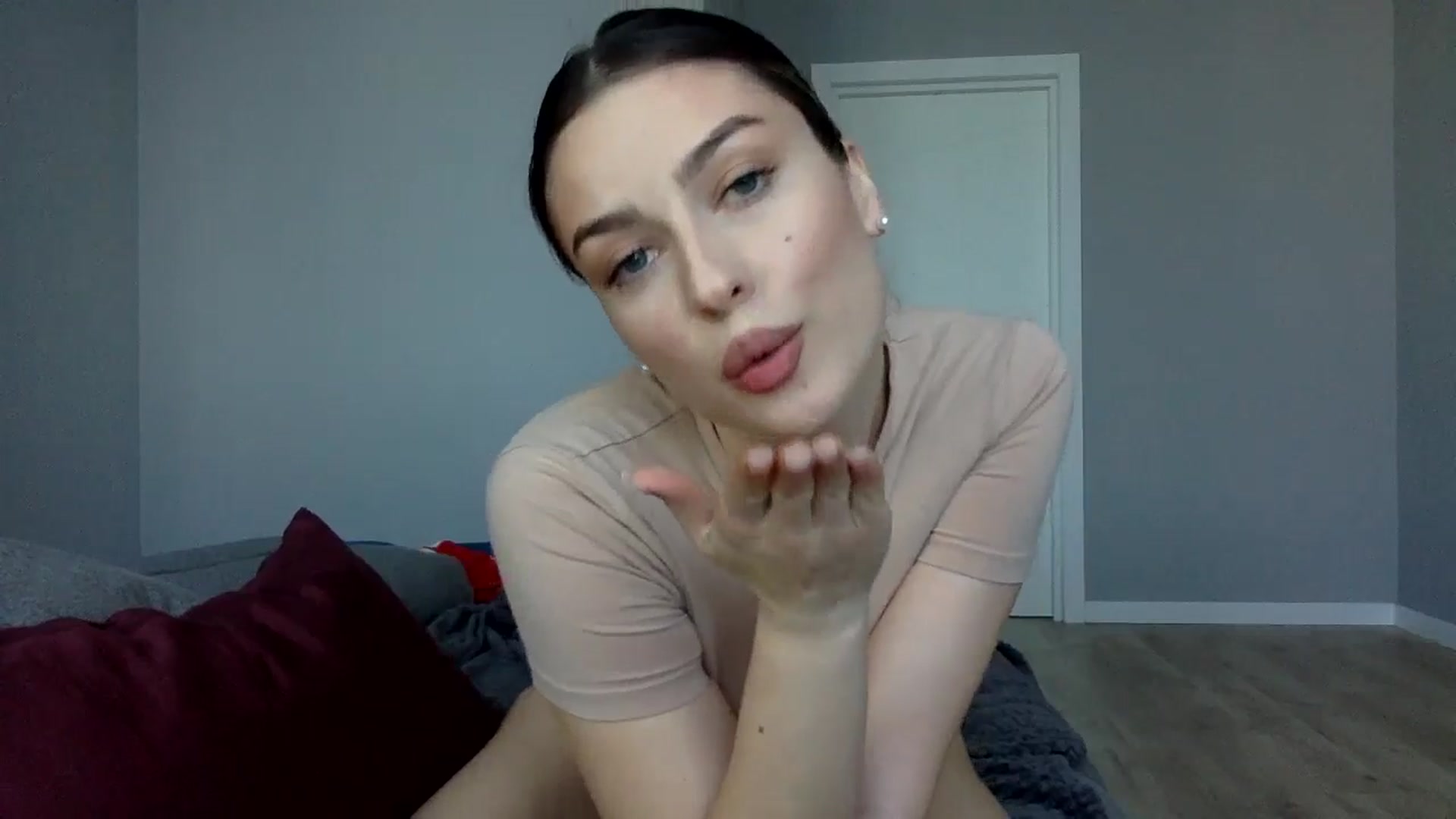 Gallery image thumbnail from SindiMoon's myfreecams stream on, 10/21/2024, 11:48 image 10 of 20