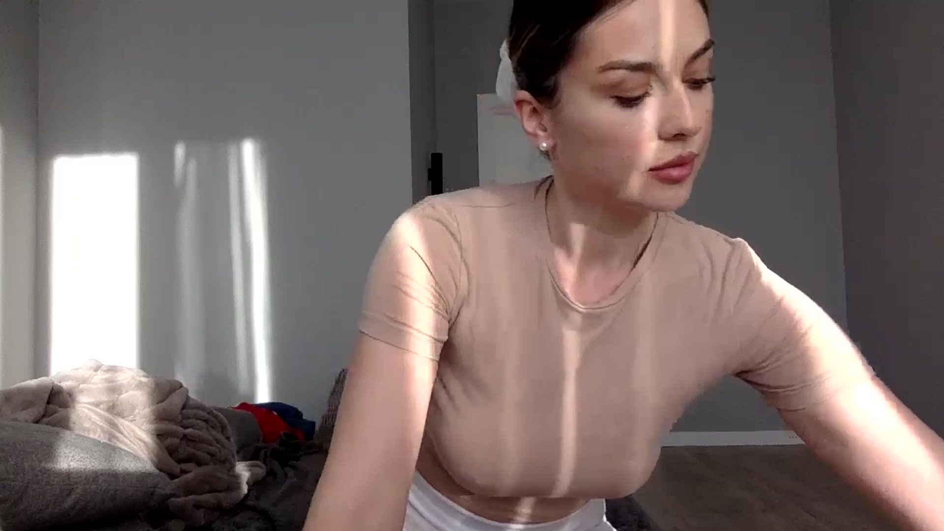 Gallery image thumbnail from SindiMoon's myfreecams stream on, 10/21/2024, 14:01 image 8 of 20