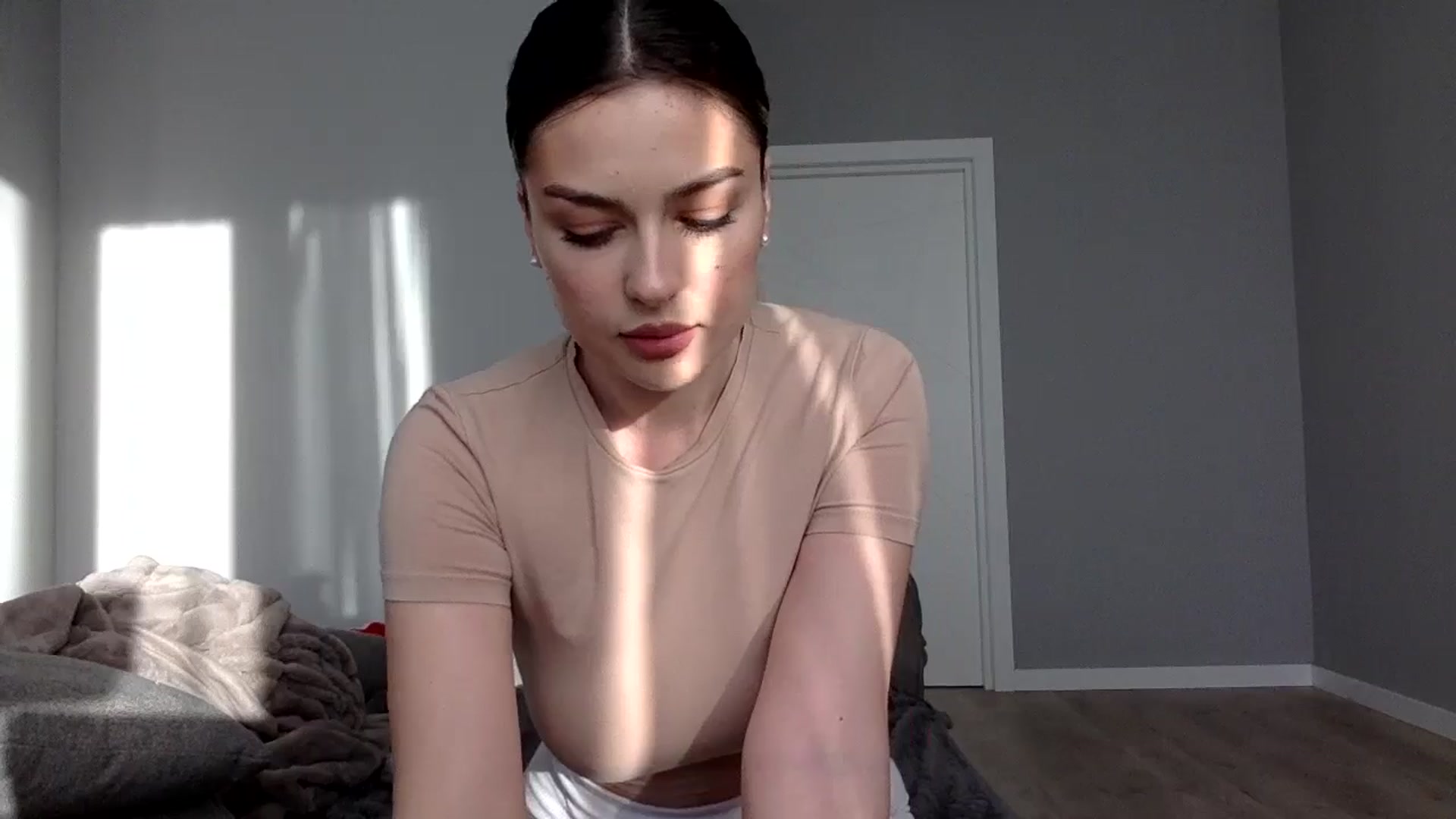 Gallery image thumbnail from SindiMoon's myfreecams stream on, 10/21/2024, 14:01 image 13 of 20