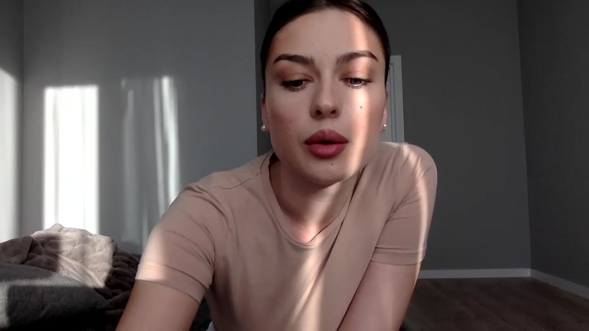 Gallery image thumbnail from SindiMoon's myfreecams stream on, 10/21/2024, 14:01 image 16 of 20