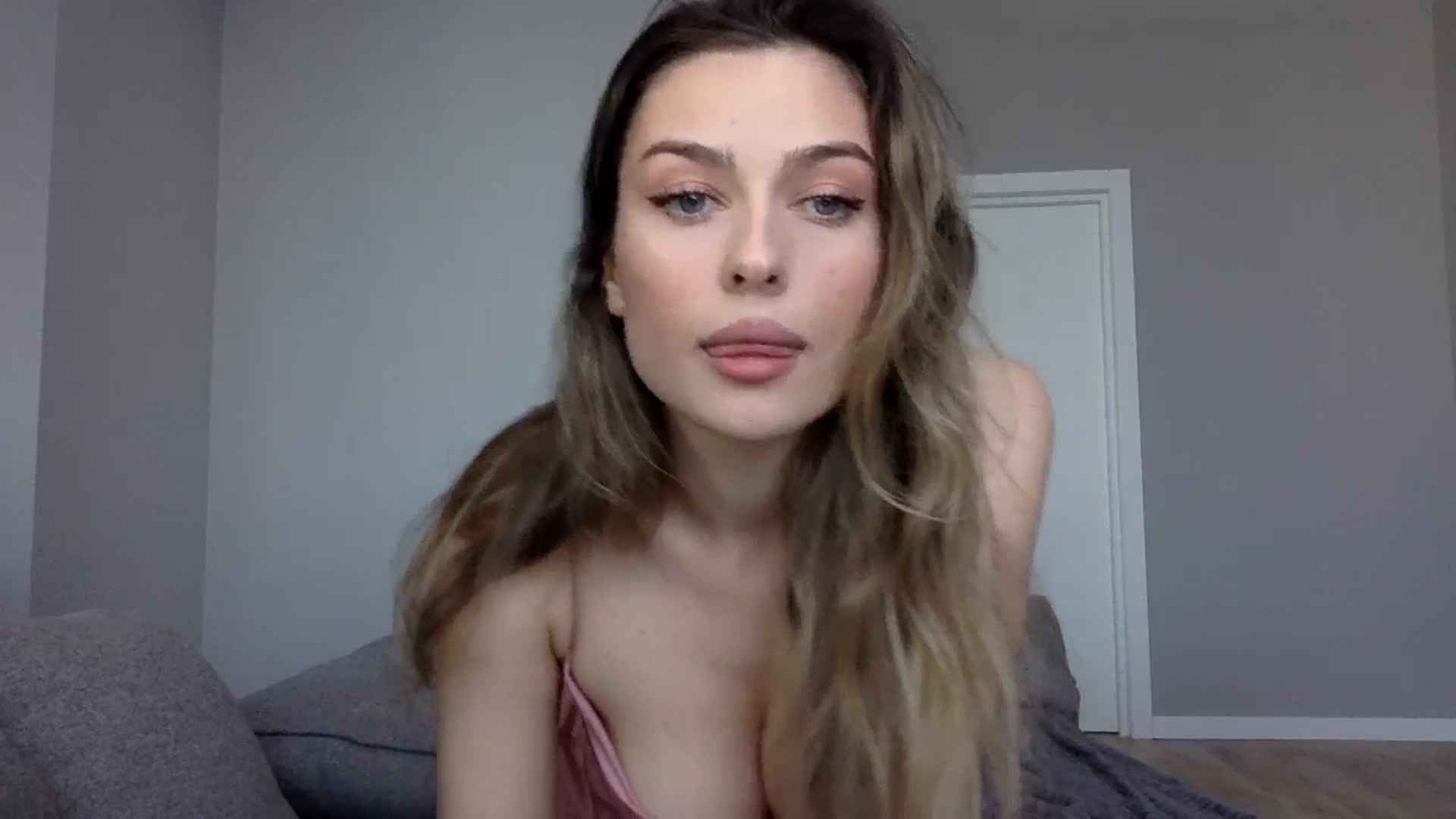 Gallery image thumbnail from SindiMoon's myfreecams stream on, 10/24/2024, 11:47 image 4 of 20
