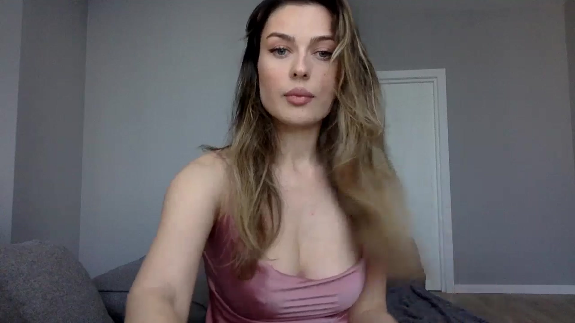 Gallery image thumbnail from SindiMoon's myfreecams stream on, 10/24/2024, 11:47 image 11 of 20
