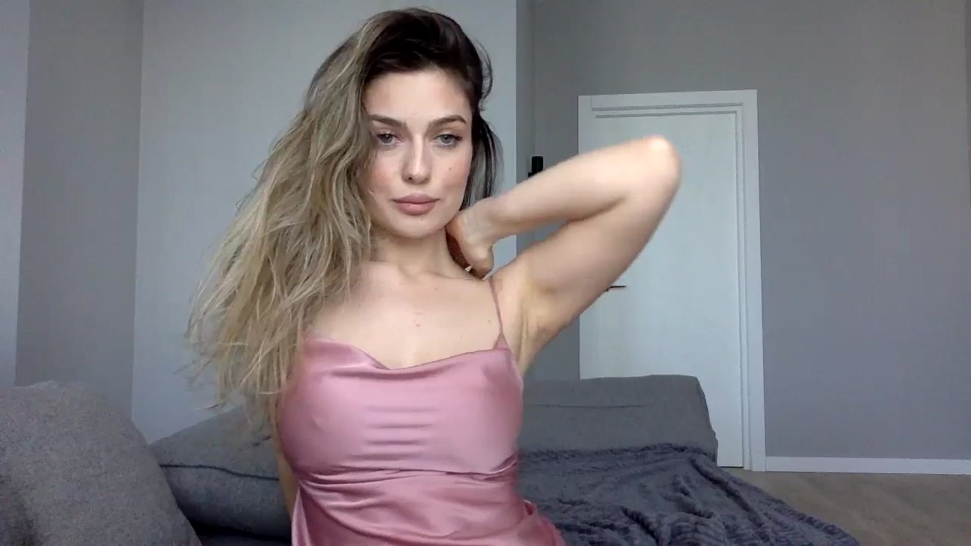 Gallery image thumbnail from SindiMoon's myfreecams stream on, 10/24/2024, 11:47 image 19 of 20