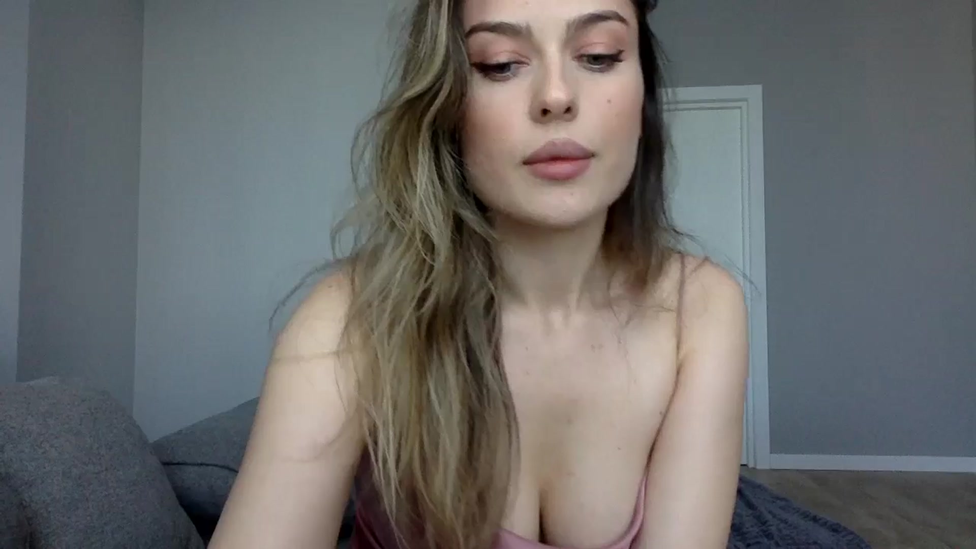 Gallery image thumbnail from SindiMoon's myfreecams stream on, 10/24/2024, 11:47 image 20 of 20
