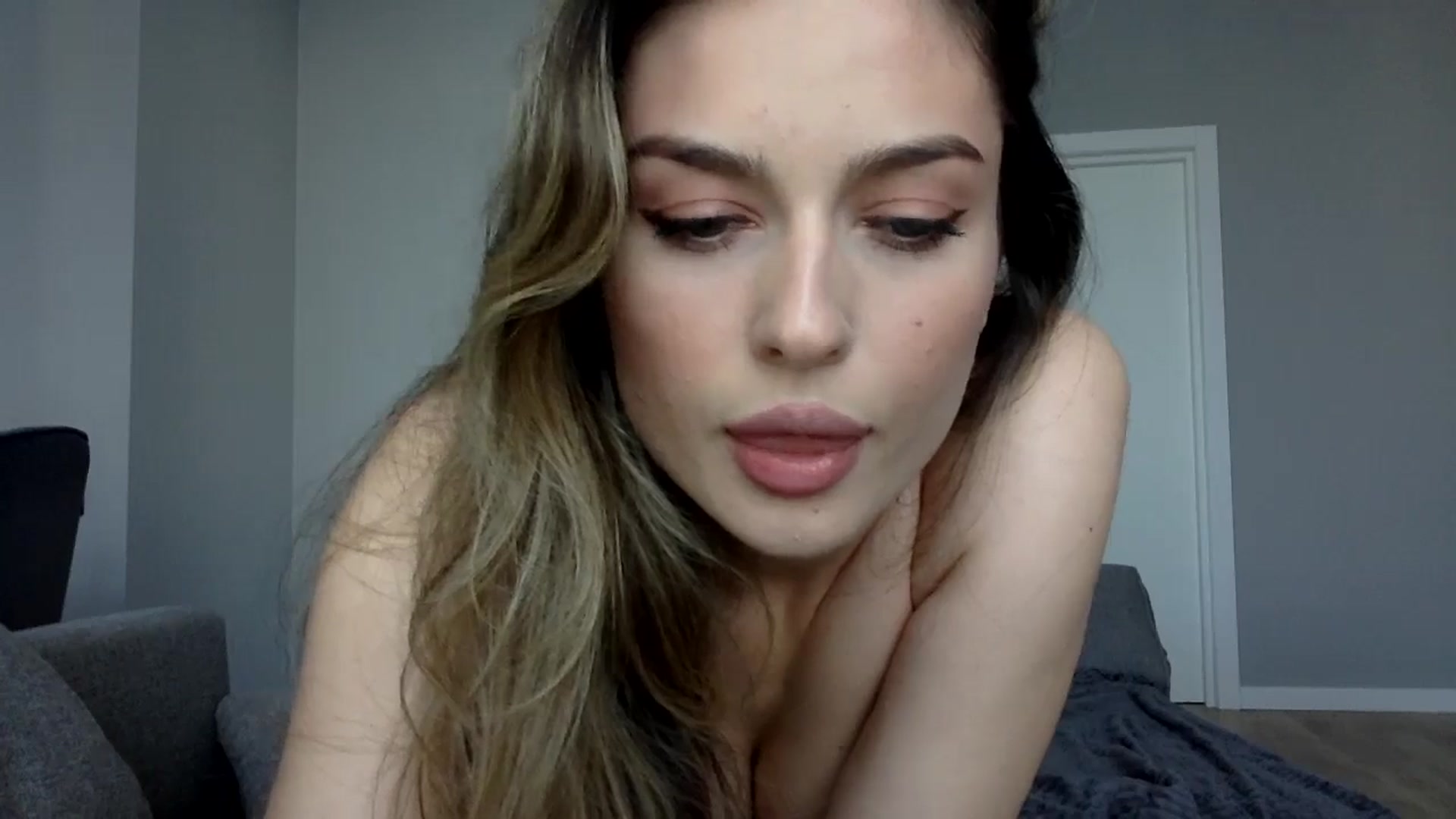 Gallery image thumbnail from SindiMoon's myfreecams stream on, 10/24/2024, 12:25 image 12 of 20