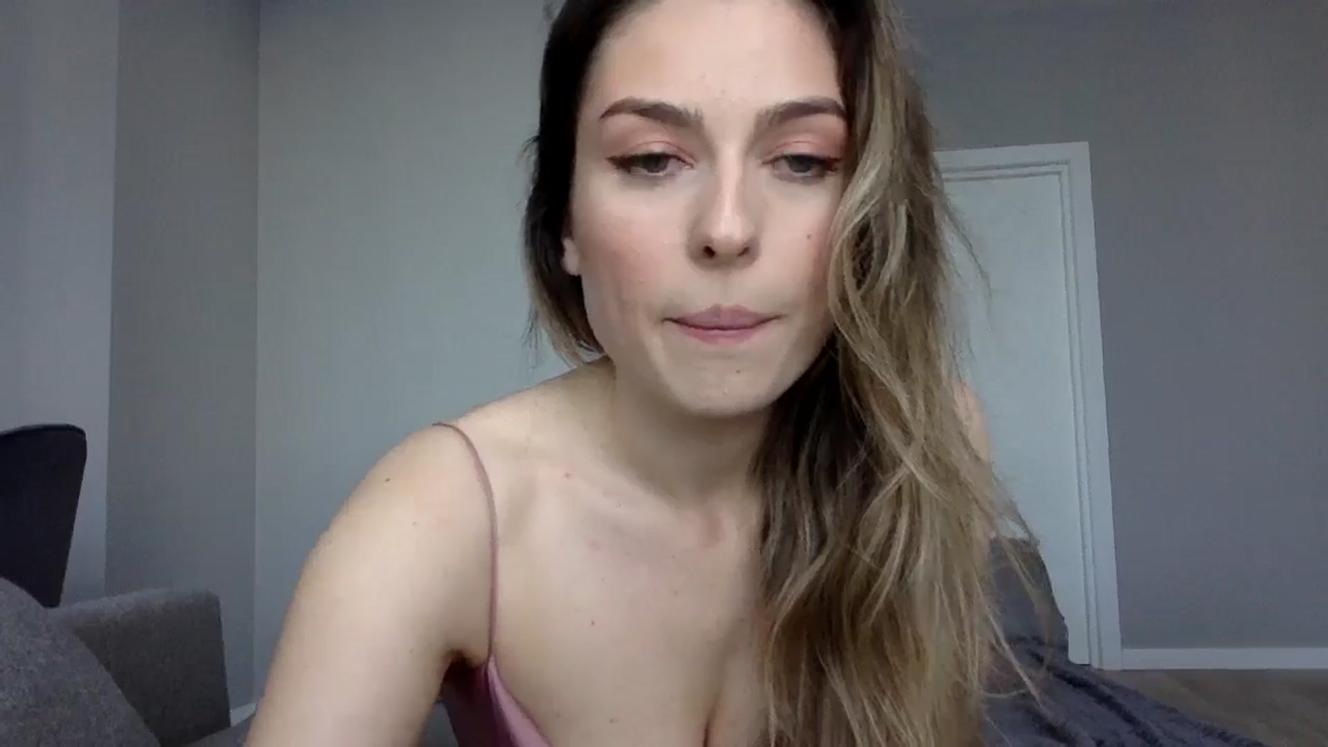 Gallery image thumbnail from SindiMoon's myfreecams stream on, 10/24/2024, 12:57 image 2 of 20