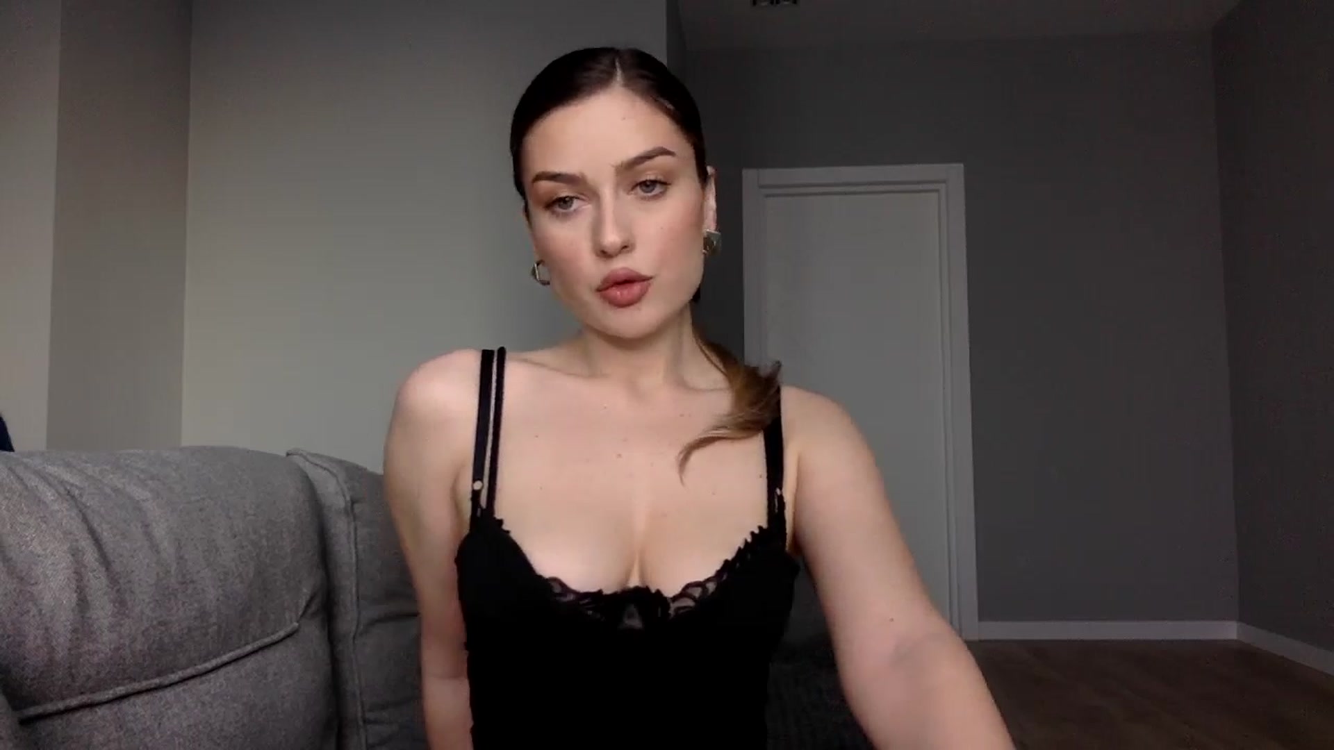 Gallery image thumbnail from SindiMoon's myfreecams stream on, 10/28/2024, 13:37 image 2 of 20