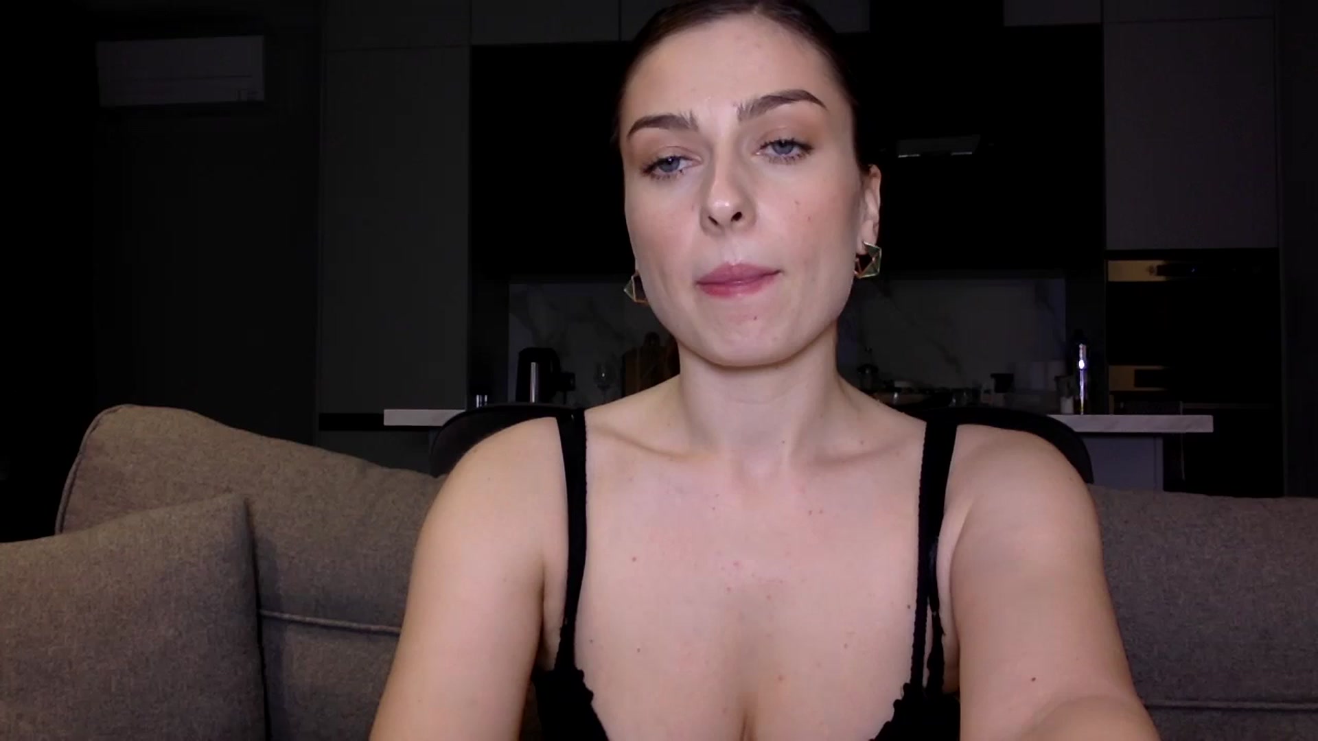 Gallery image thumbnail from SindiMoon's myfreecams stream on, 10/28/2024, 23:47 image 20 of 20
