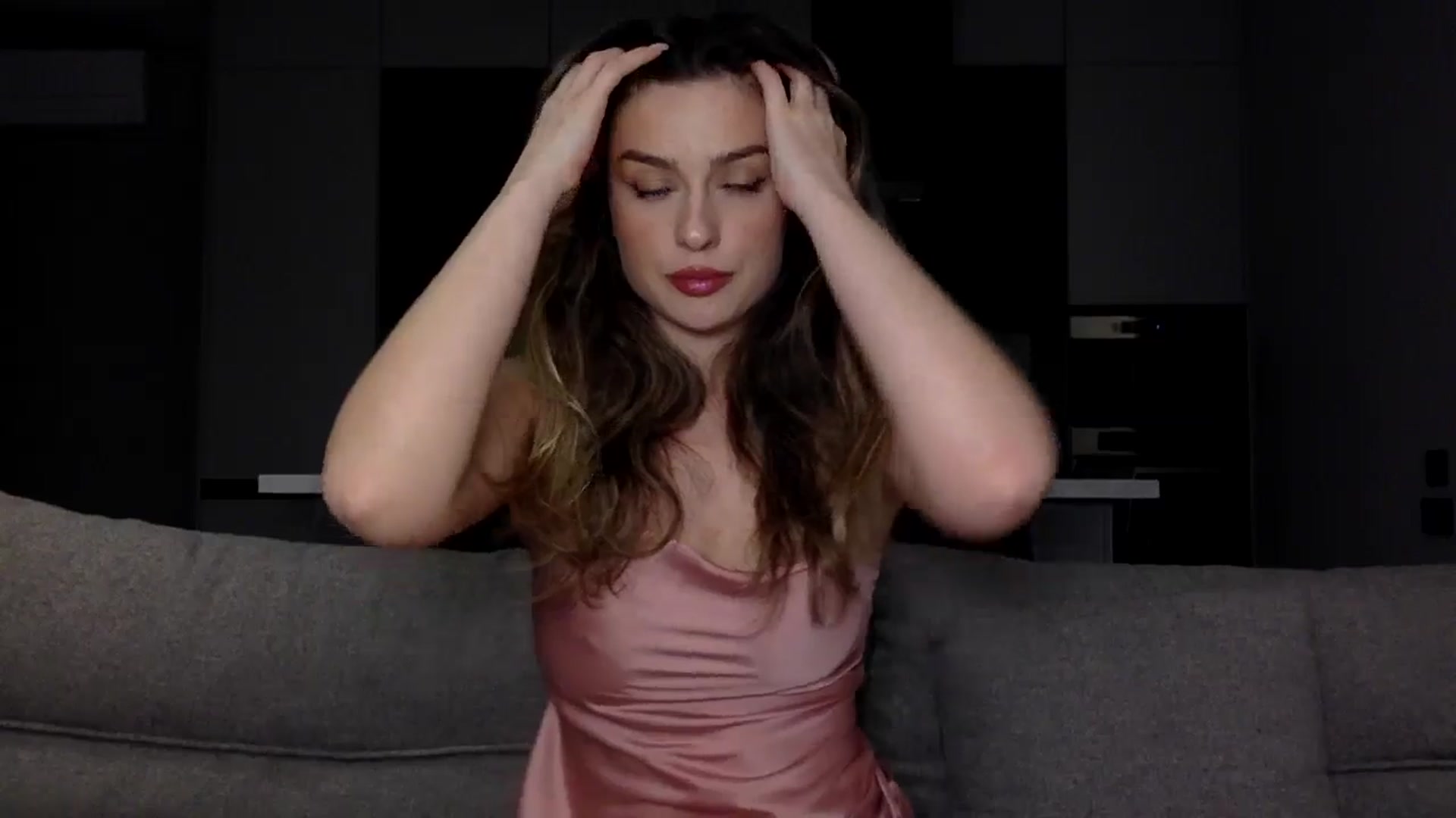 Gallery image thumbnail from SindiMoon's myfreecams stream on, 10/29/2024, 21:25 image 18 of 20