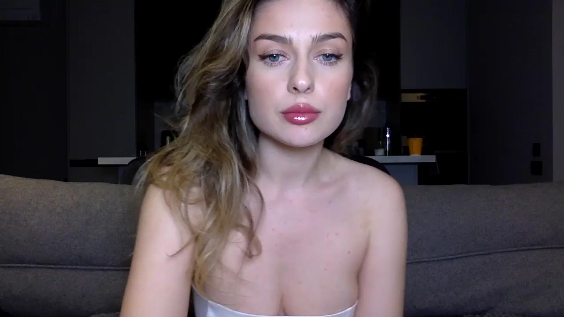 Gallery image thumbnail from SindiMoon's myfreecams stream on, 10/31/2024, 22:23 image 1 of 20