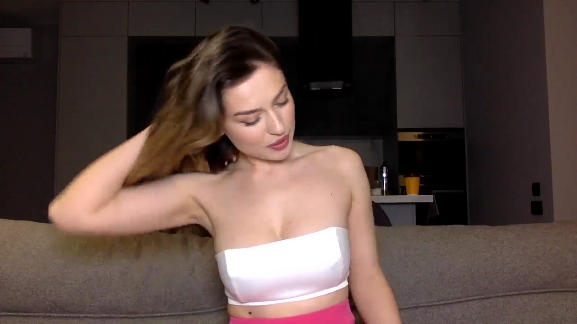Gallery image thumbnail from SindiMoon's myfreecams stream on, 10/31/2024, 22:23 image 13 of 20