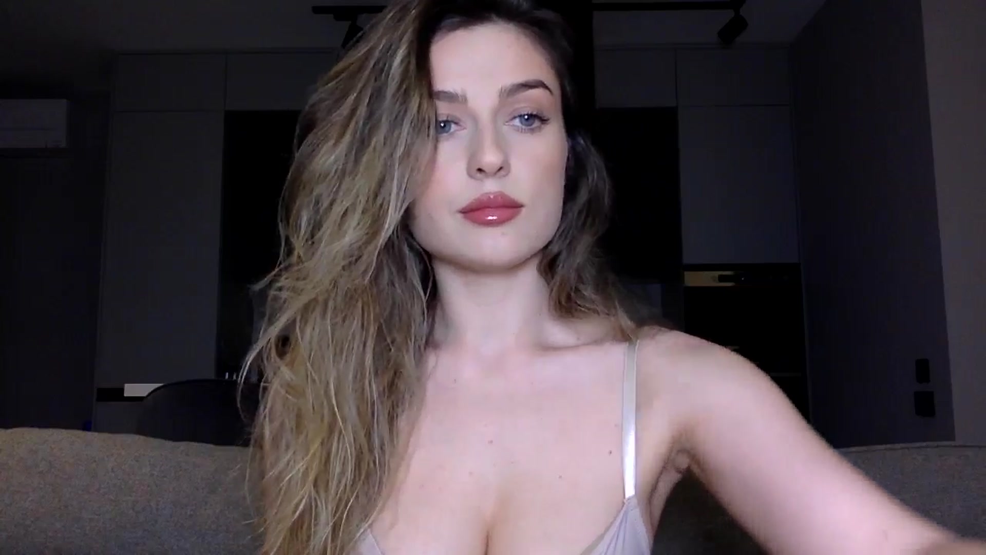 Gallery image thumbnail from SindiMoon's myfreecams stream on, 11/05/2024, 21:46 image 17 of 20