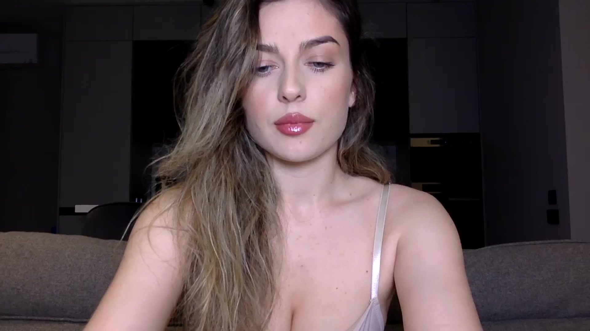 Gallery image thumbnail from SindiMoon's myfreecams stream on, 11/05/2024, 21:46 image 18 of 20