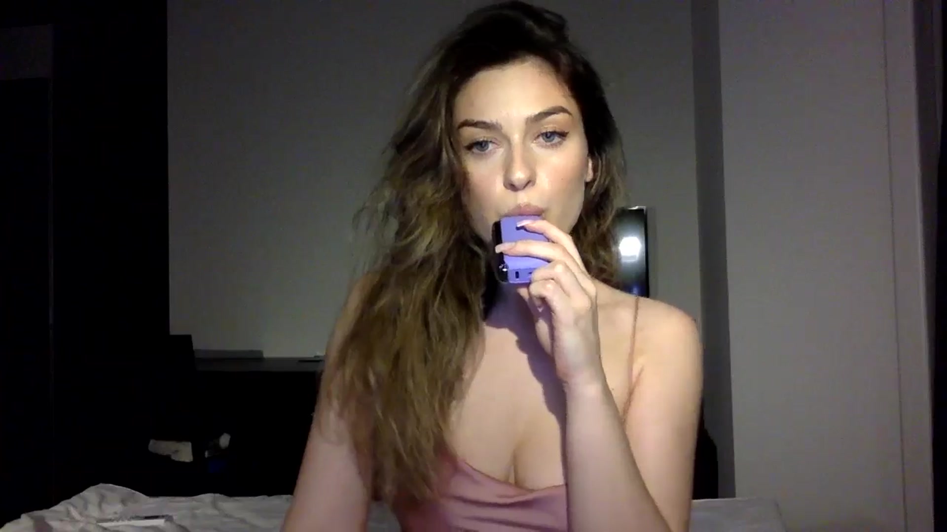 Gallery image thumbnail from SindiMoon's myfreecams stream on, 11/19/2024, 15:34 image 8 of 20
