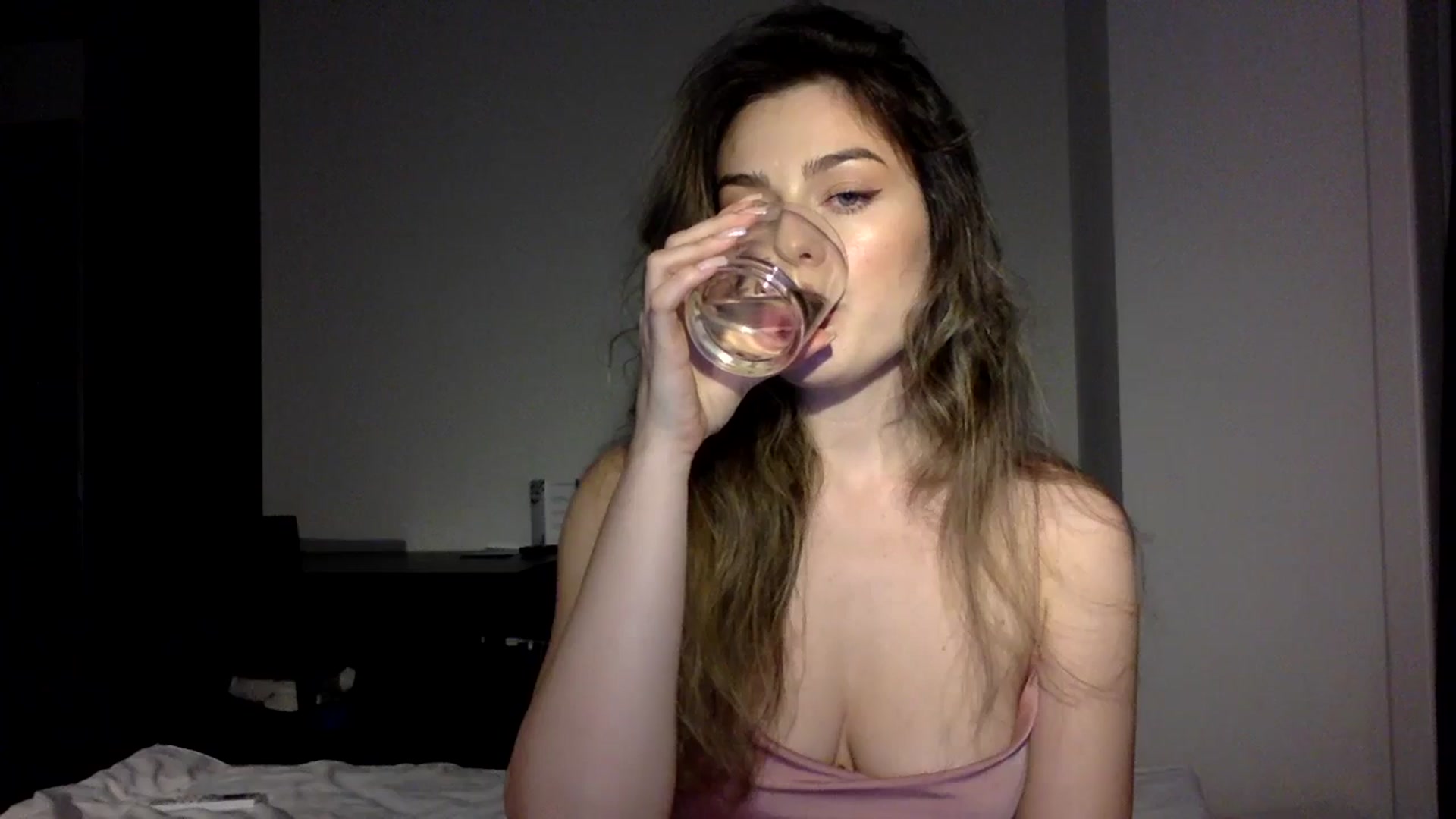 Gallery image thumbnail from SindiMoon's myfreecams stream on, 11/19/2024, 15:34 image 9 of 20