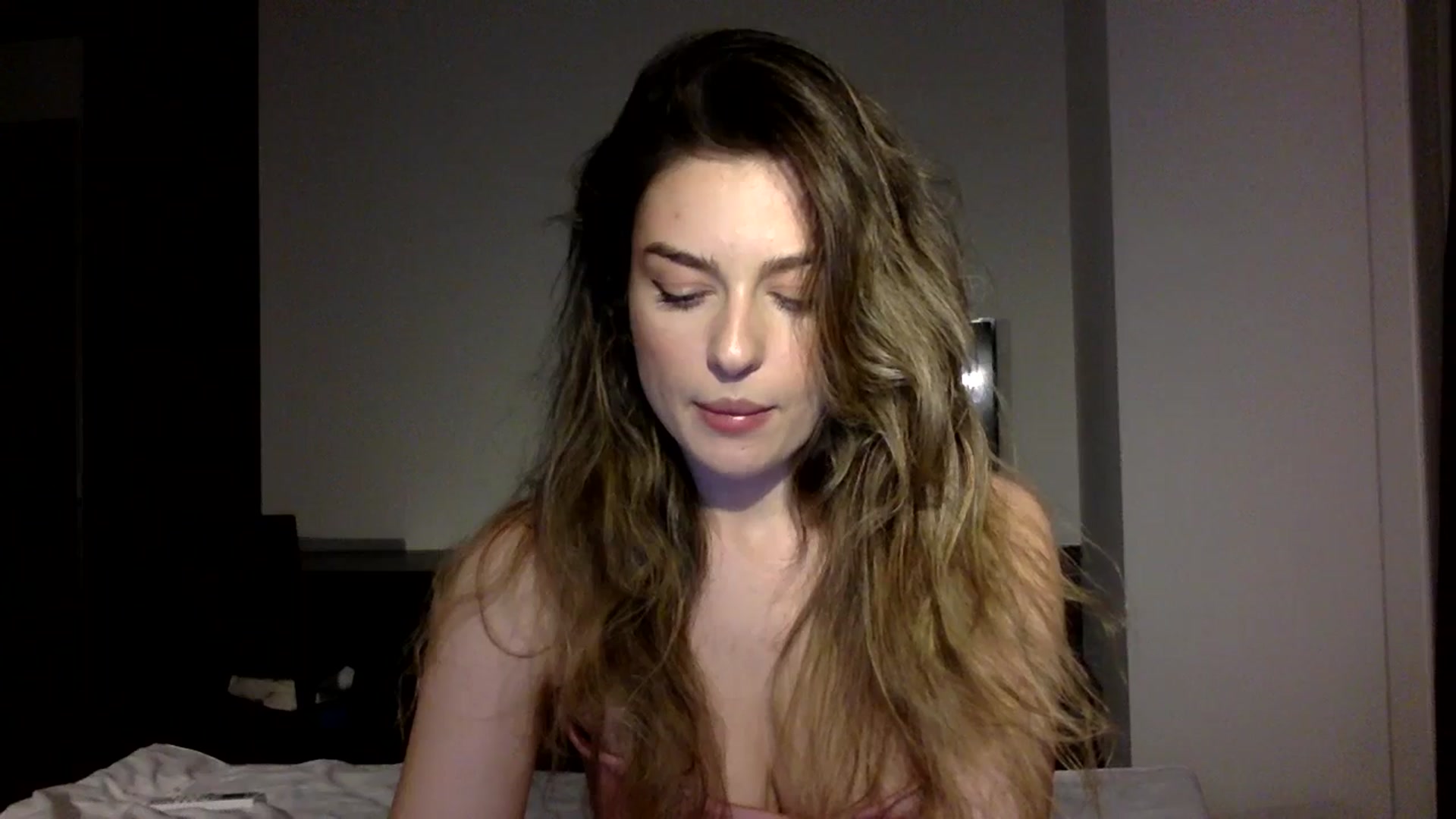 Gallery image thumbnail from SindiMoon's myfreecams stream on, 11/19/2024, 15:34 image 4 of 20