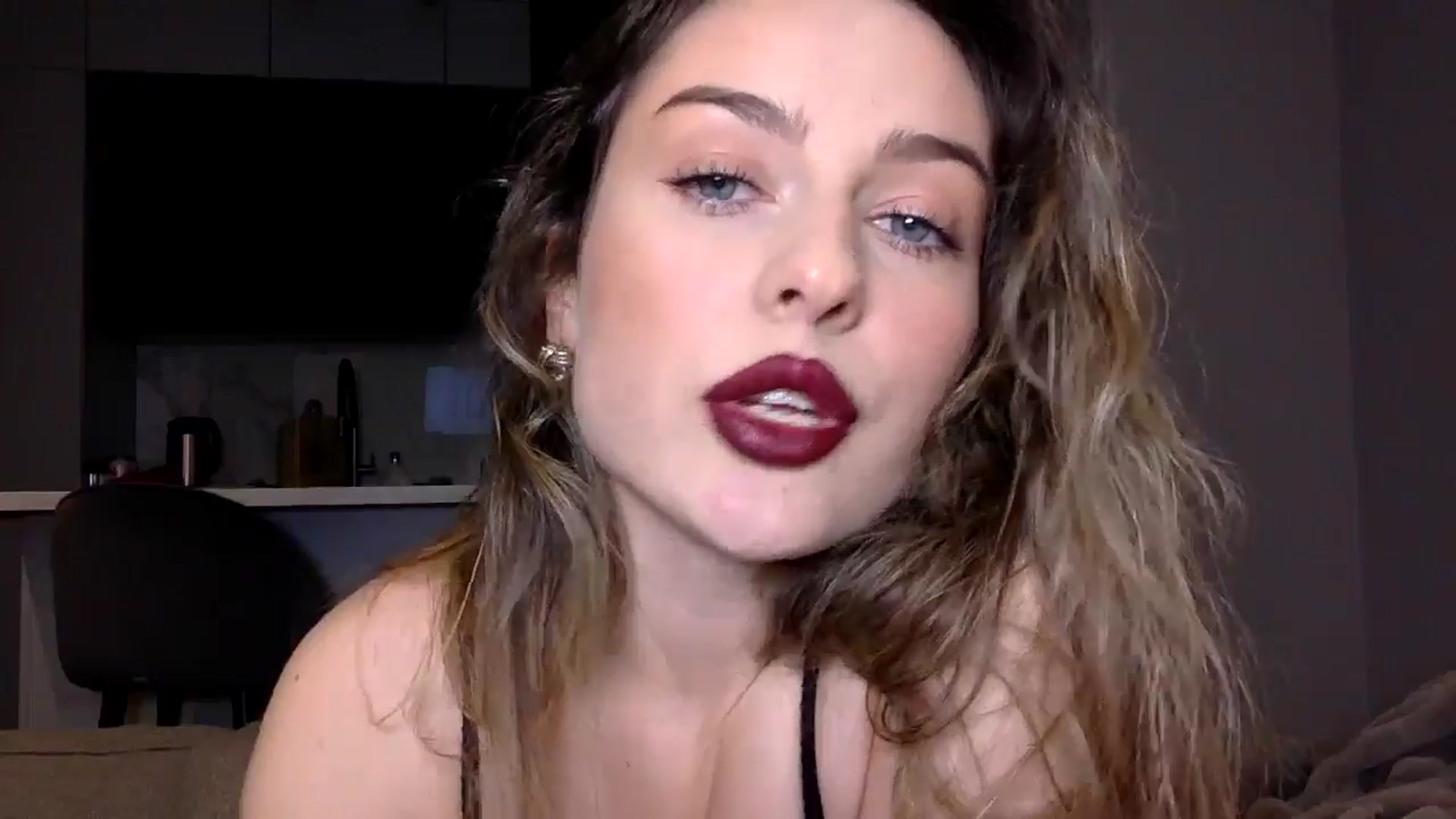 Gallery image thumbnail from SindiMoon's myfreecams stream on, 11/25/2024, 21:33 image 8 of 20