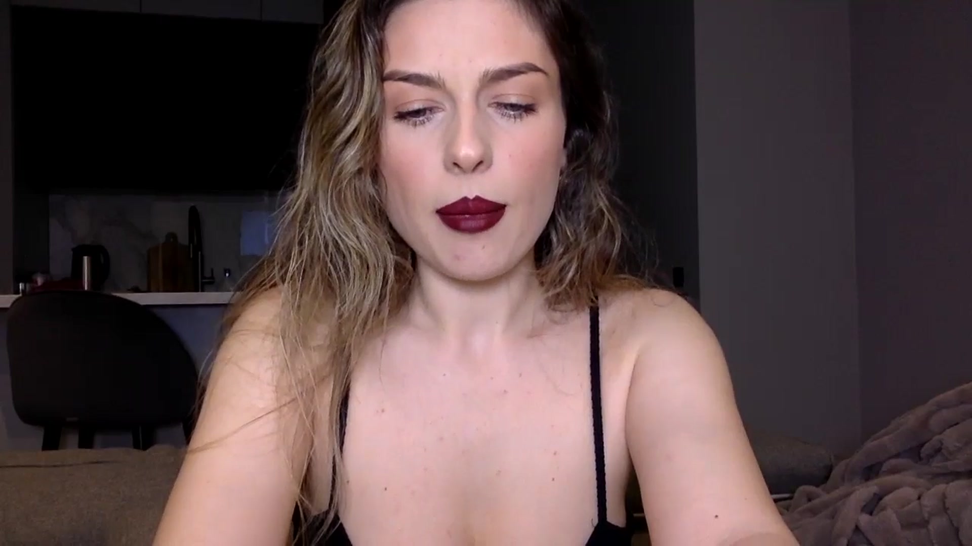 Gallery image thumbnail from SindiMoon's myfreecams stream on, 11/25/2024, 21:33 image 16 of 20
