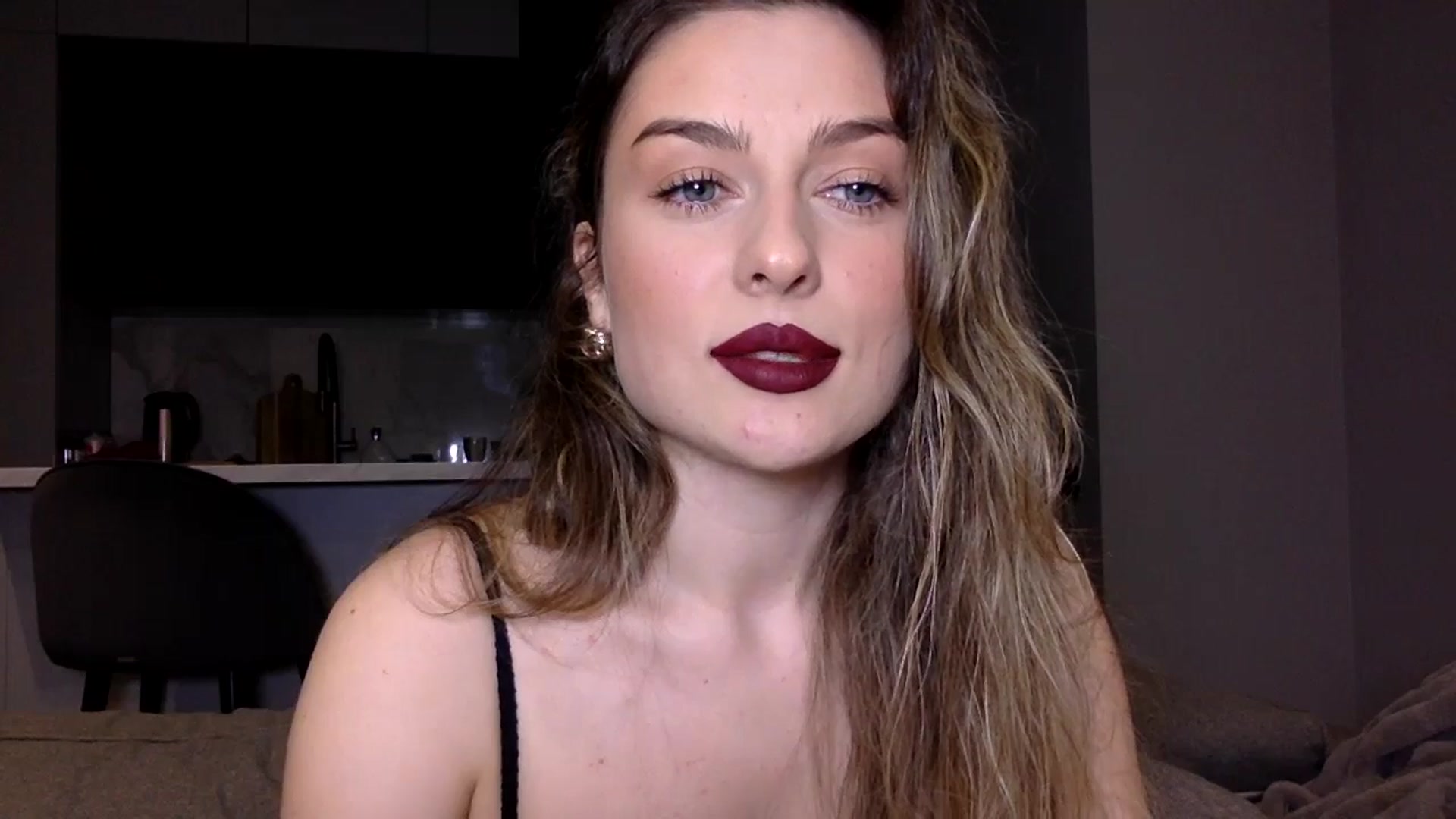 Gallery image thumbnail from SindiMoon's myfreecams stream on, 11/25/2024, 22:04 image 12 of 20