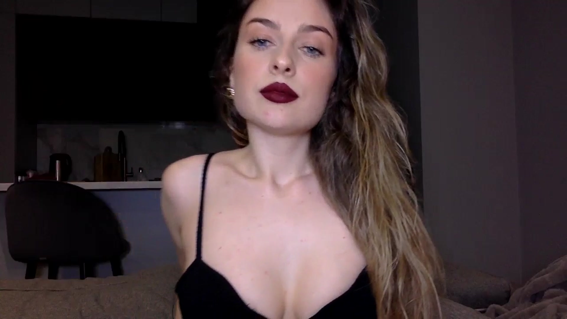 Gallery image thumbnail from SindiMoon's myfreecams stream on, 11/25/2024, 22:04 image 6 of 20