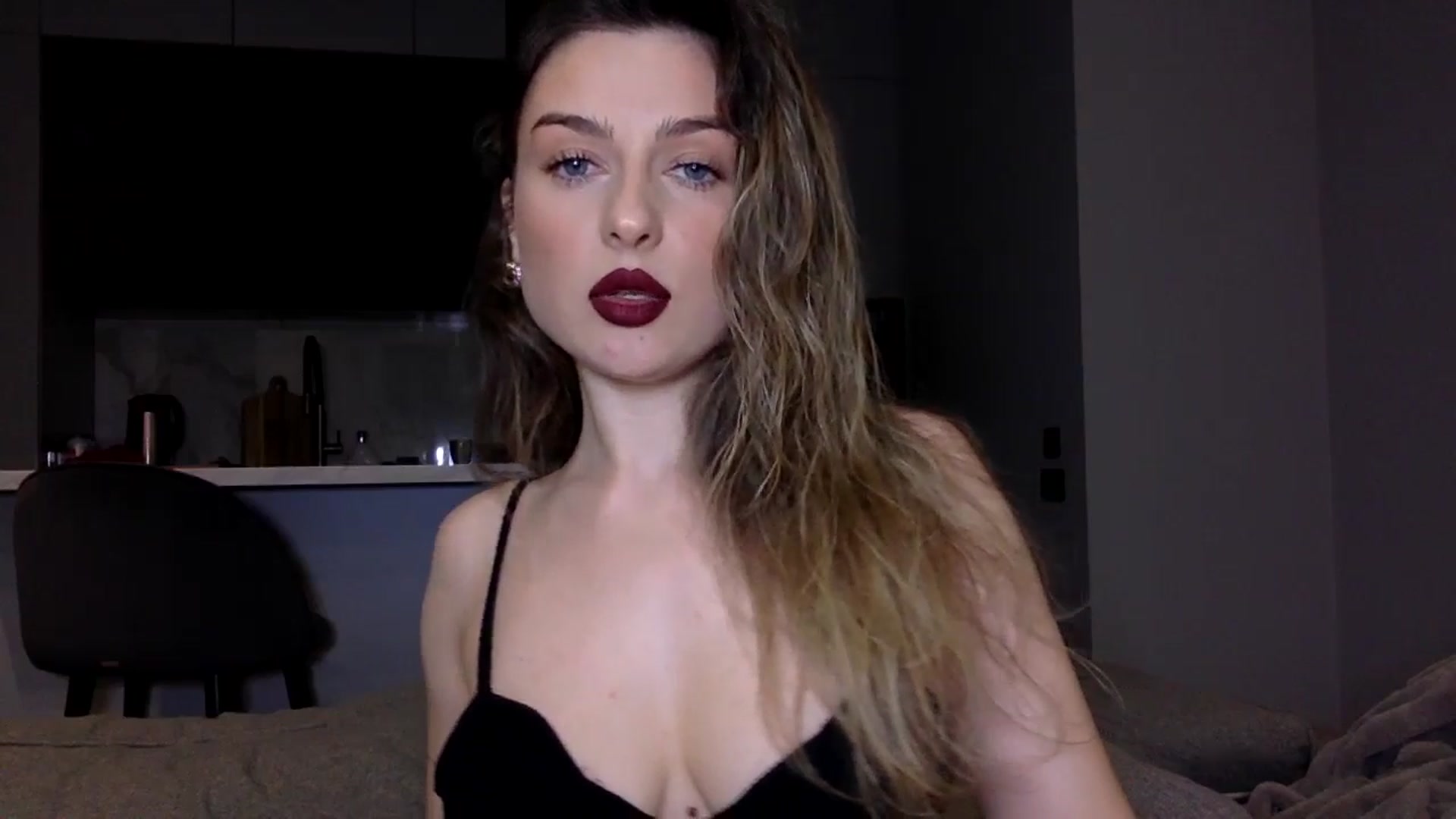 Gallery image thumbnail from SindiMoon's myfreecams stream on, 11/25/2024, 22:04 image 9 of 20