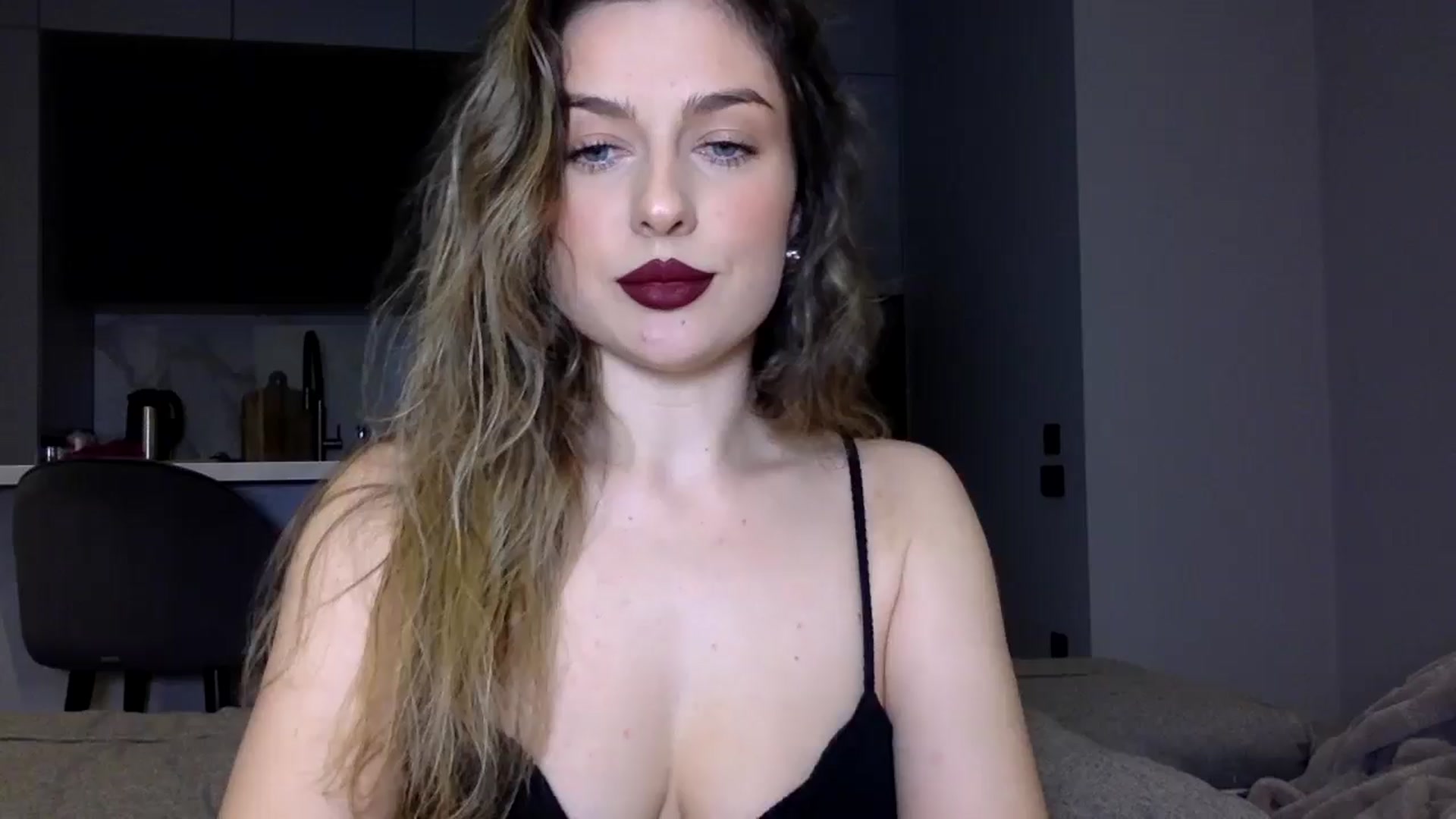 Gallery image thumbnail from SindiMoon's myfreecams stream on, 11/25/2024, 22:04 image 1 of 20